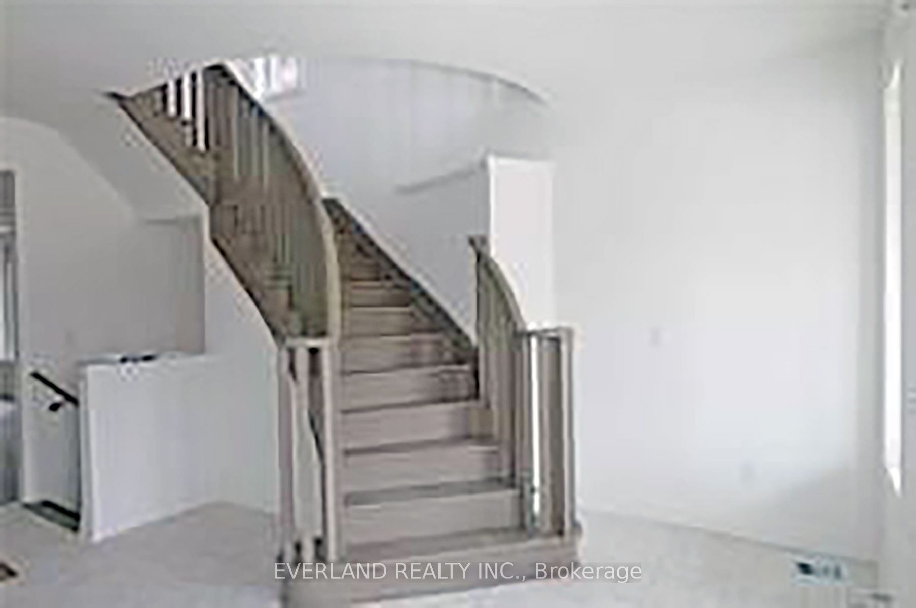 27 Prosperity Way, East Gwillimbury, ON L9N 0V1 photo 3