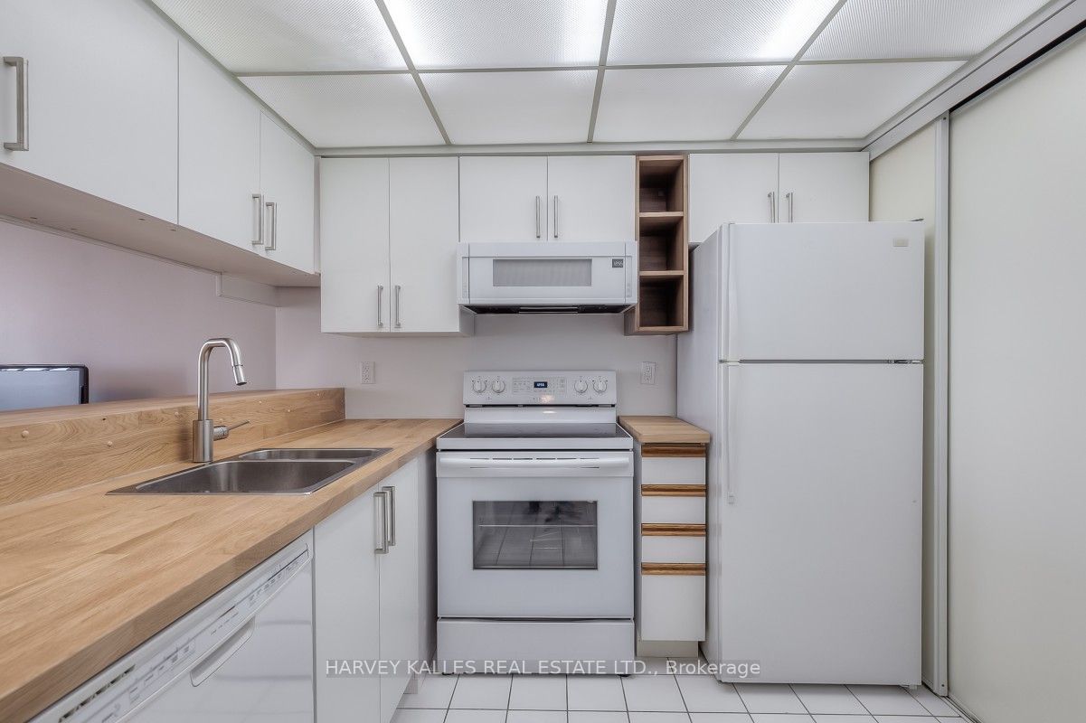 175 Cedar Avenue 710, Richmond Hill, ON L4C 9V3 photo 4