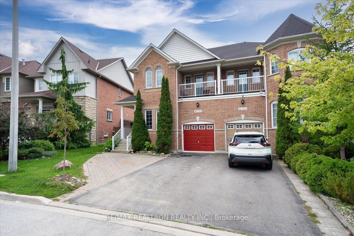 37 Lebovic Drive, Richmond Hill, ON L4E 5C6 photo 2