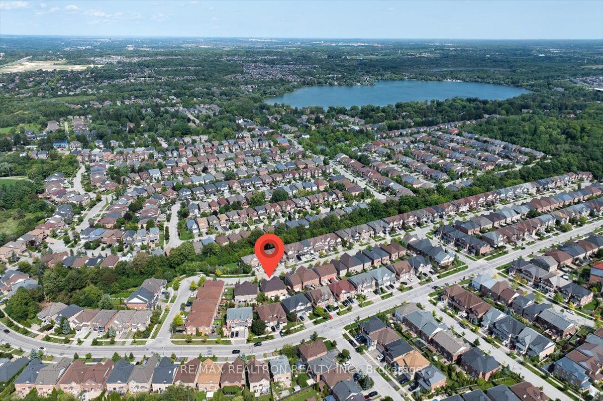 37 Lebovic Drive, Richmond Hill, ON L4E 5C6 photo 4