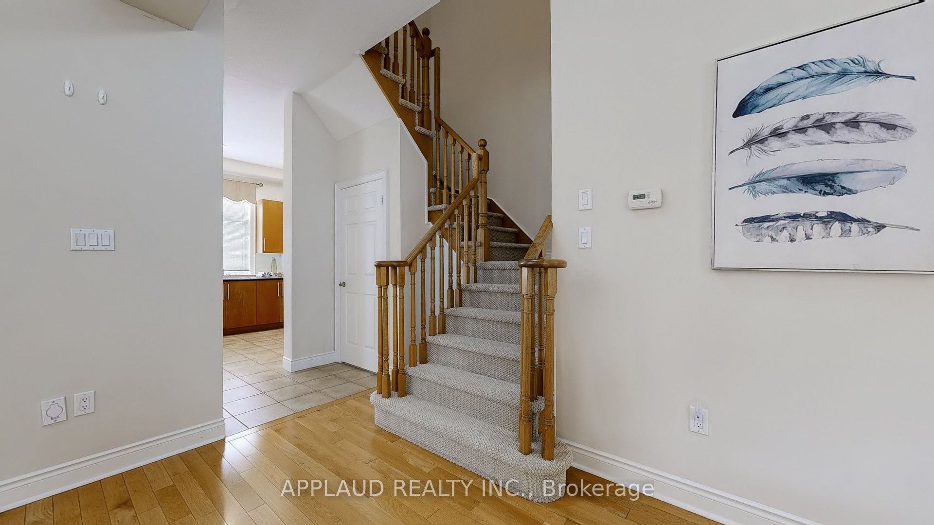 75 Legends Way, Markham, ON L3R 6B1 photo 2