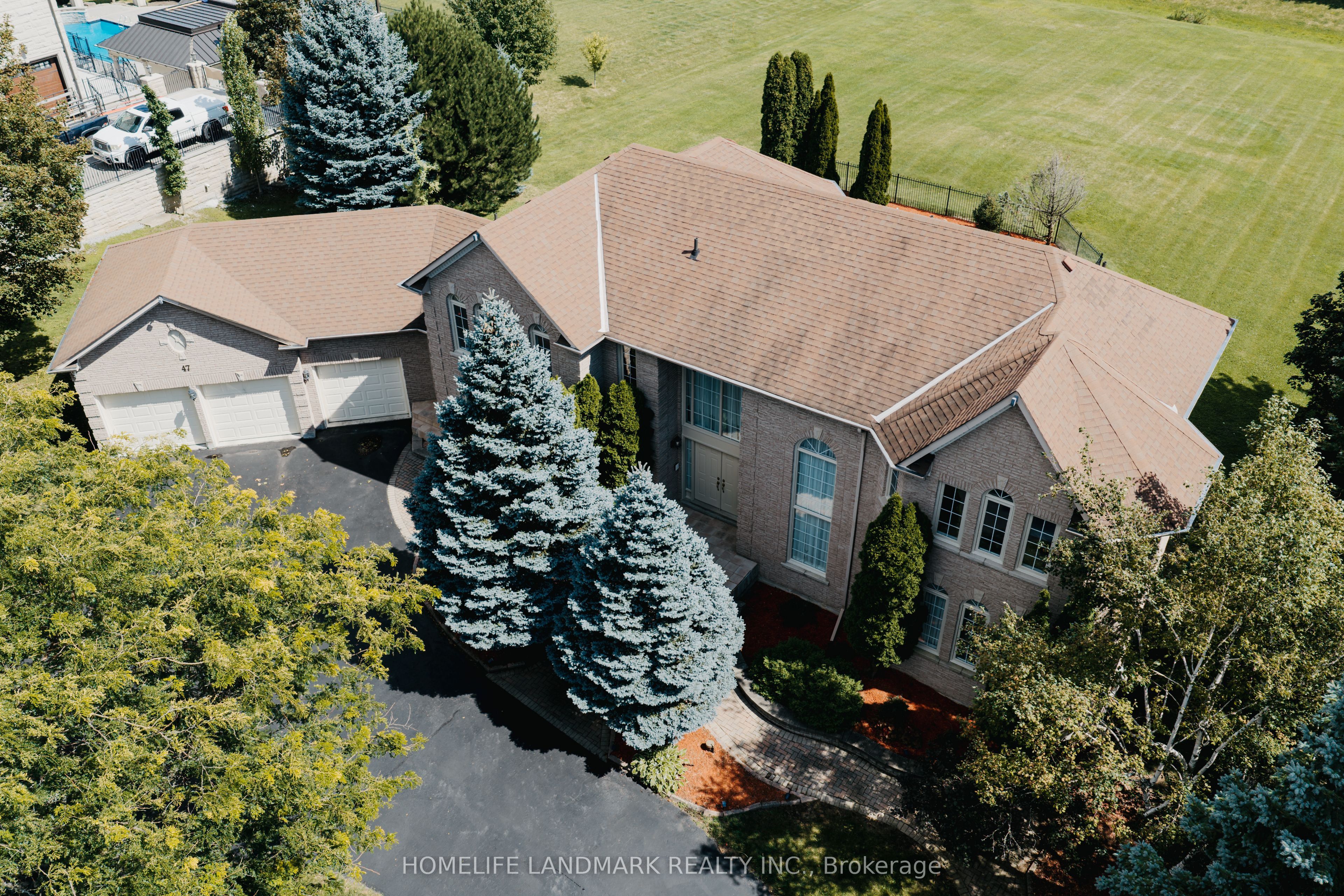 47 Kensington Drive, Richmond Hill, ON L4E 3S7 photo 4