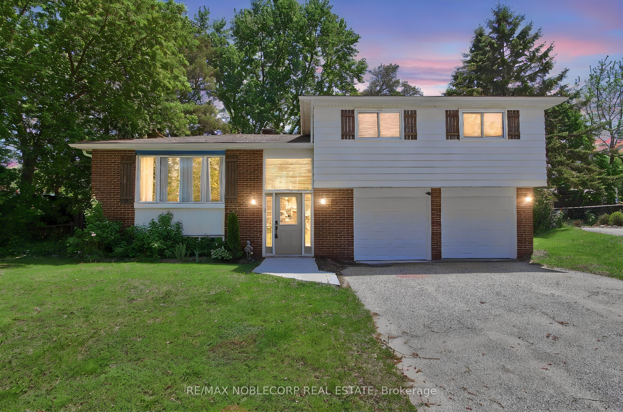 17 Larkdale Crescent, Essa, ON L0M 1B0 photo 2