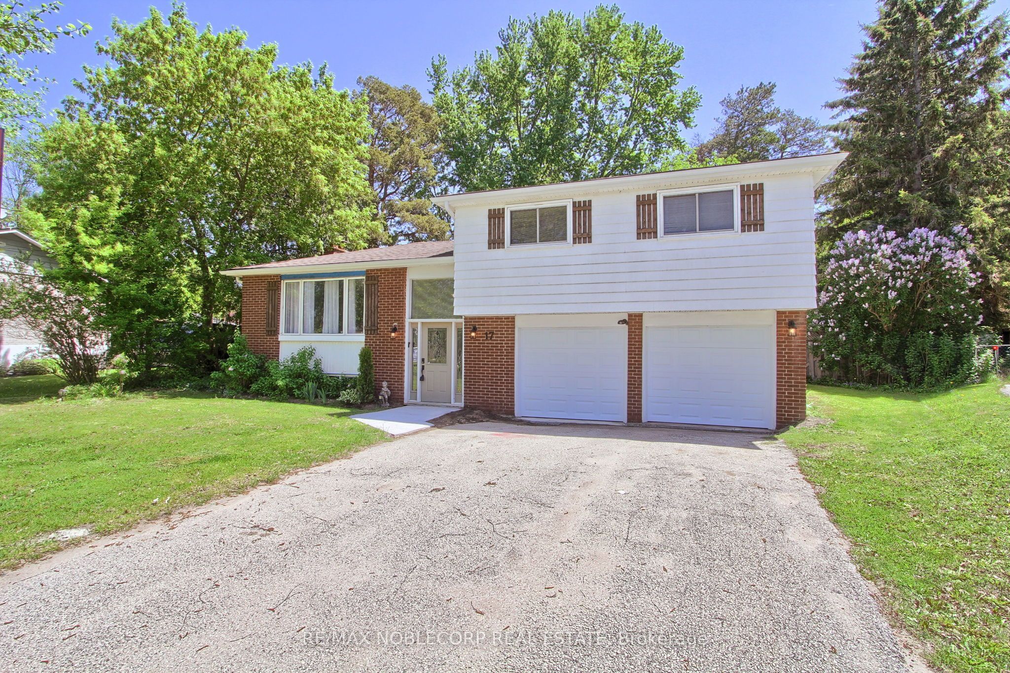 17 Larkdale Crescent, Essa, ON L0M 1B0 photo 5