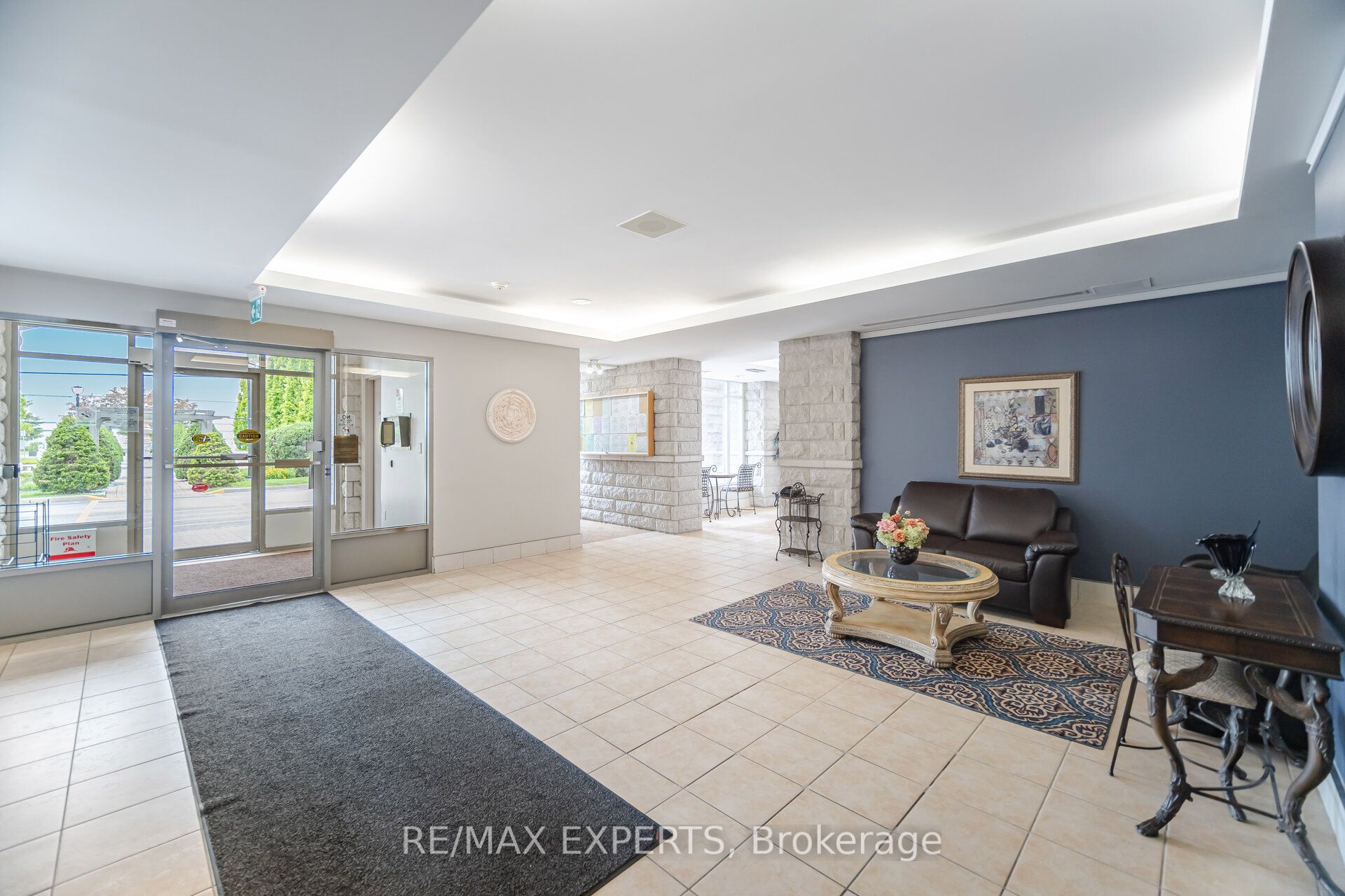 2504 Rutherford Road 304, Vaughan, ON L4K 5N5 photo 4