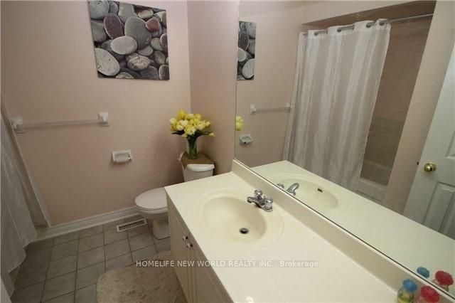 76 Pond Drive, Markham, ON L3T 7V2 photo 4