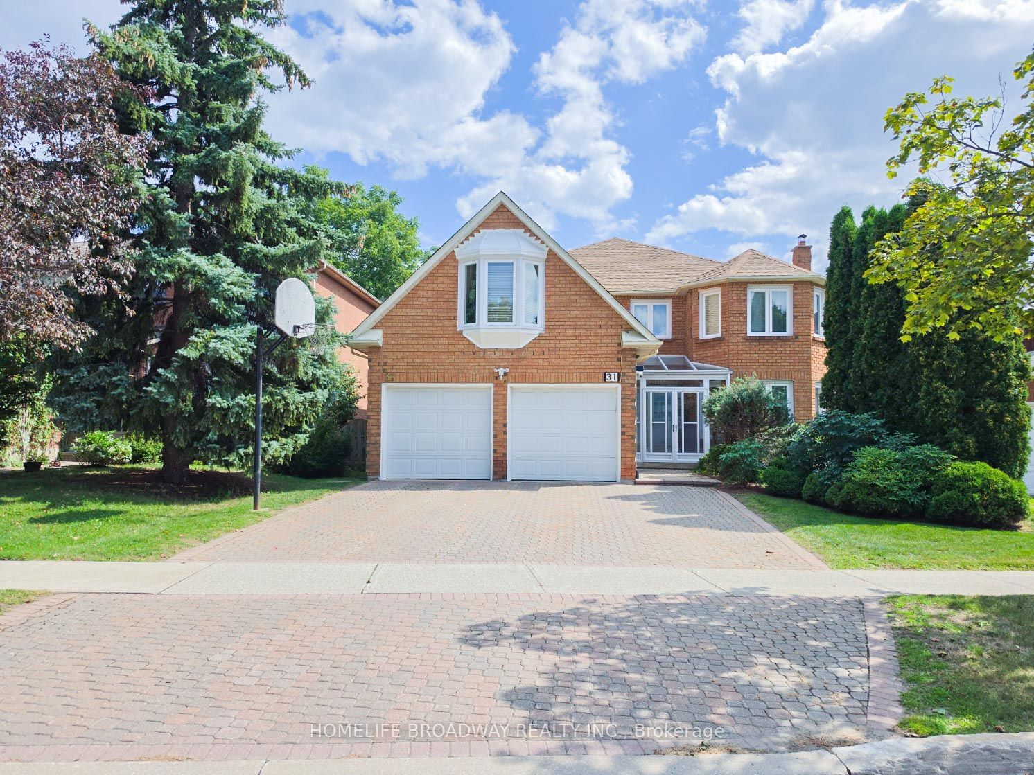 31 Hyde Park Drive, Richmond Hill, ON L4B 1V2