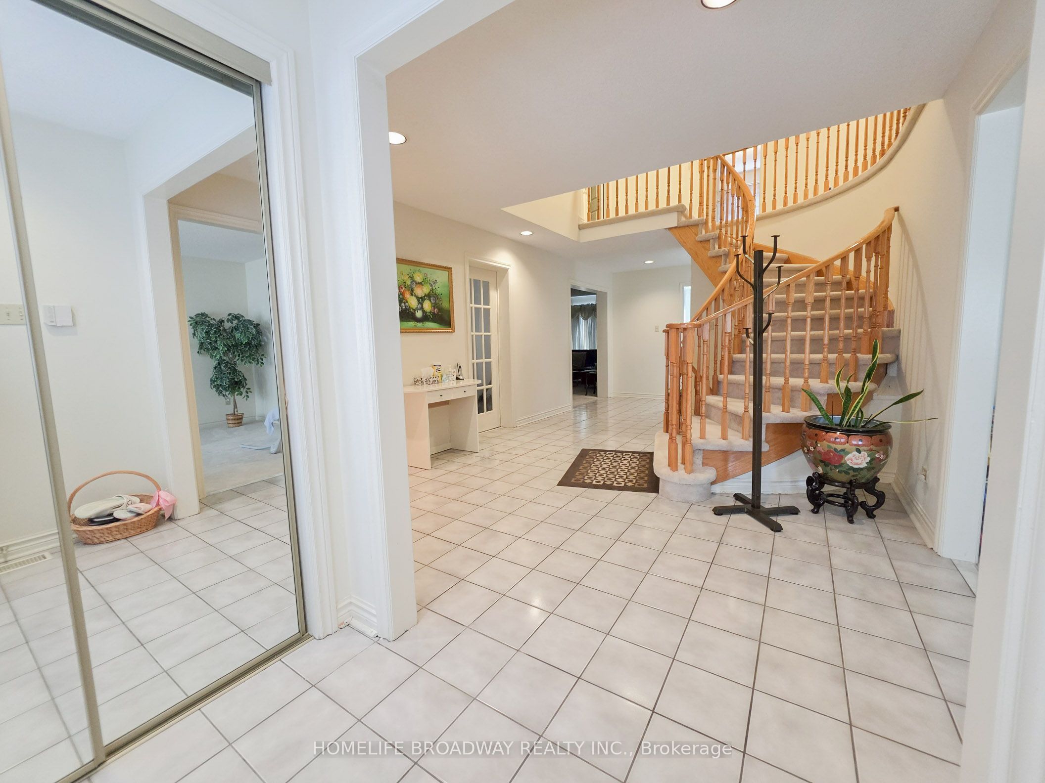 31 Hyde Park Drive, Richmond Hill, ON L4B 1V2 photo 3
