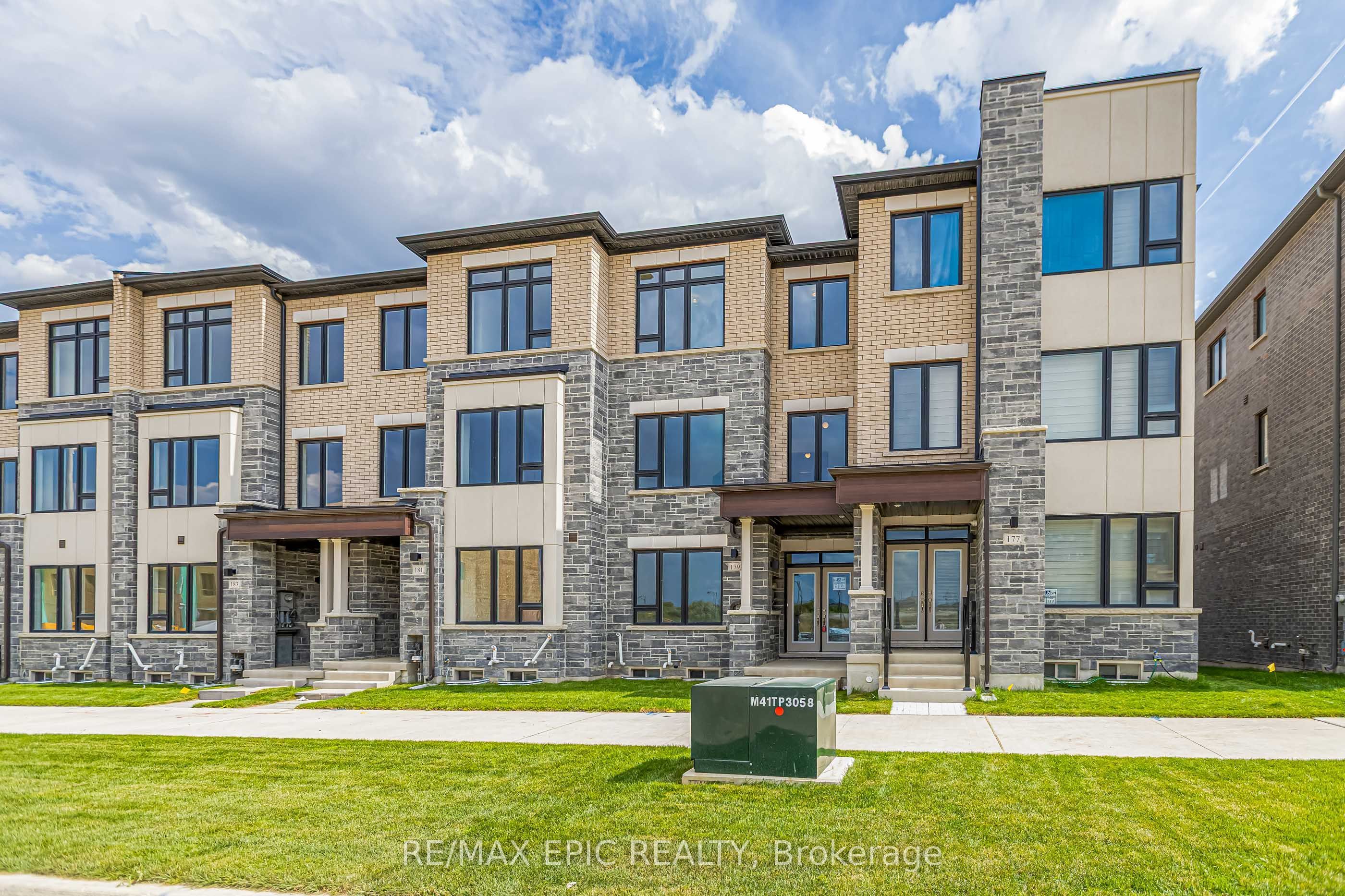 179 Vine Cliff Boulevard, Markham, ON L6C 1A8