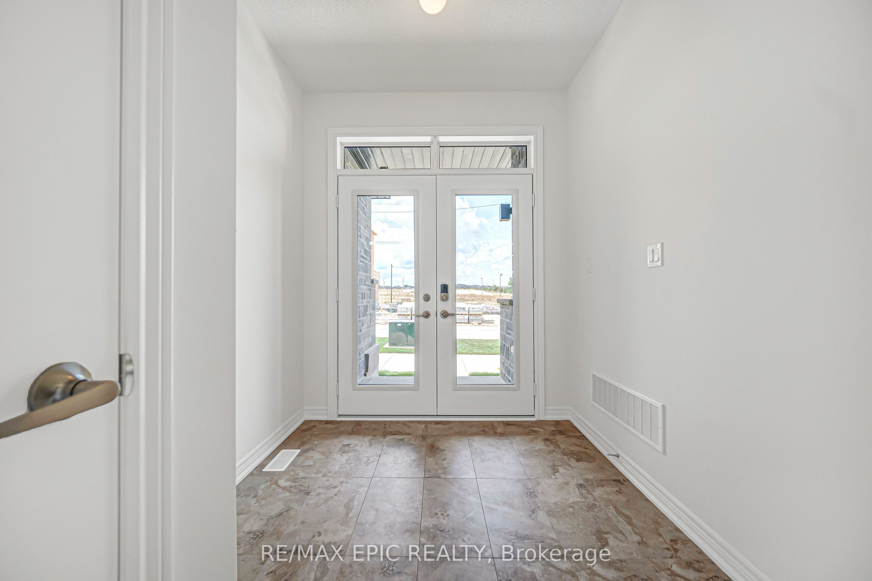 179 Vine Cliff Boulevard, Markham, ON L6C 1A8 photo 4