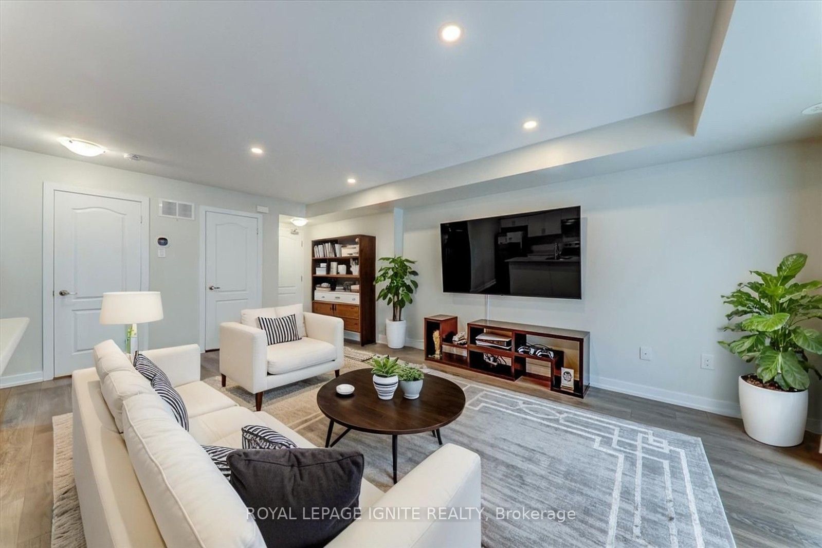 2 Gable Hurst Way 2704, Markham, ON L6B 1N5 photo 5