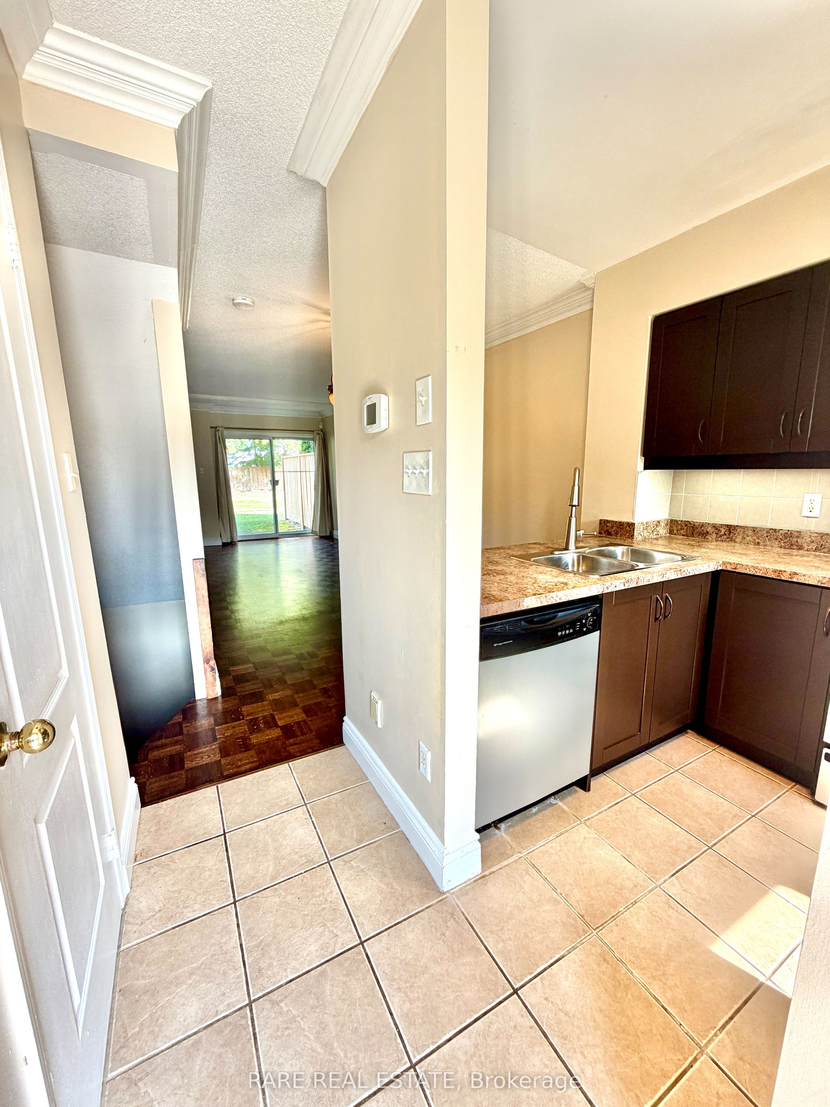 735 New Westminster Drive 77, Vaughan, ON L4J 7Y9 photo 2