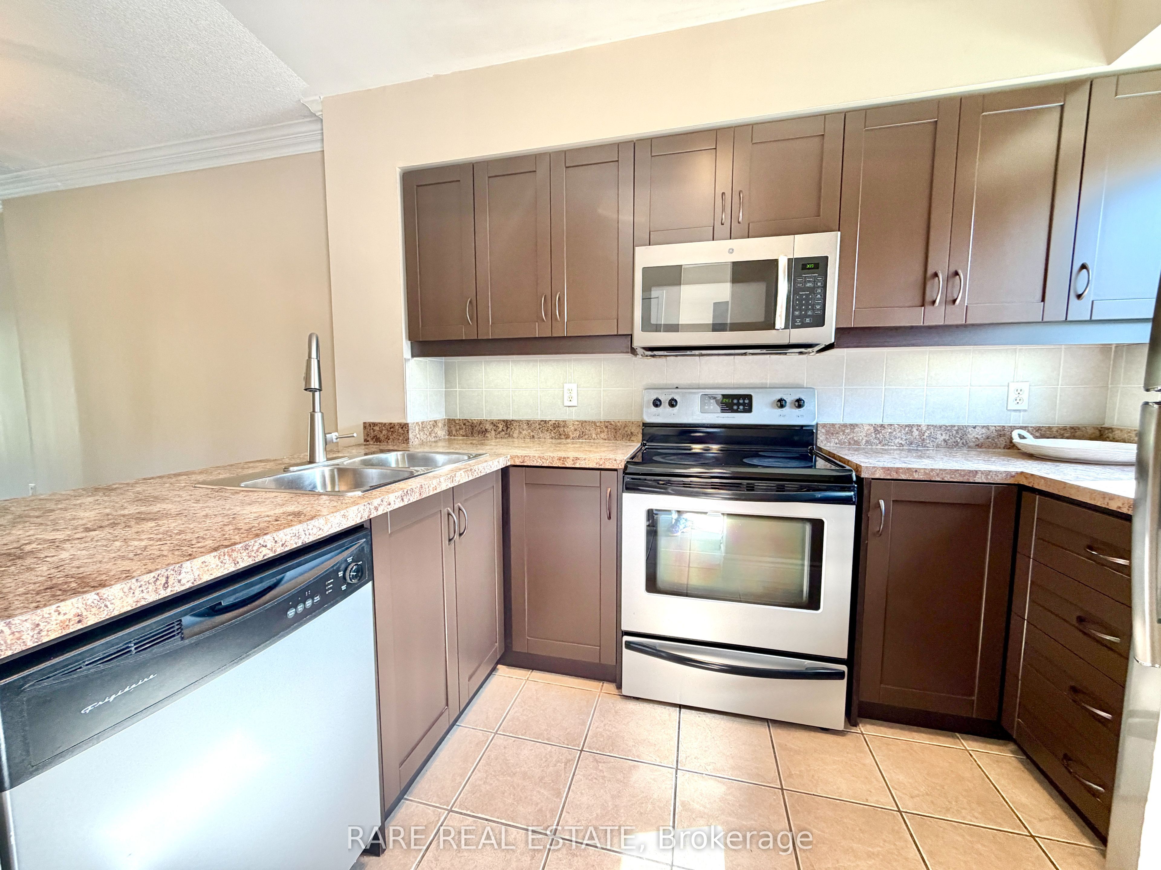 735 New Westminster Drive 77, Vaughan, ON L4J 7Y9 photo 3