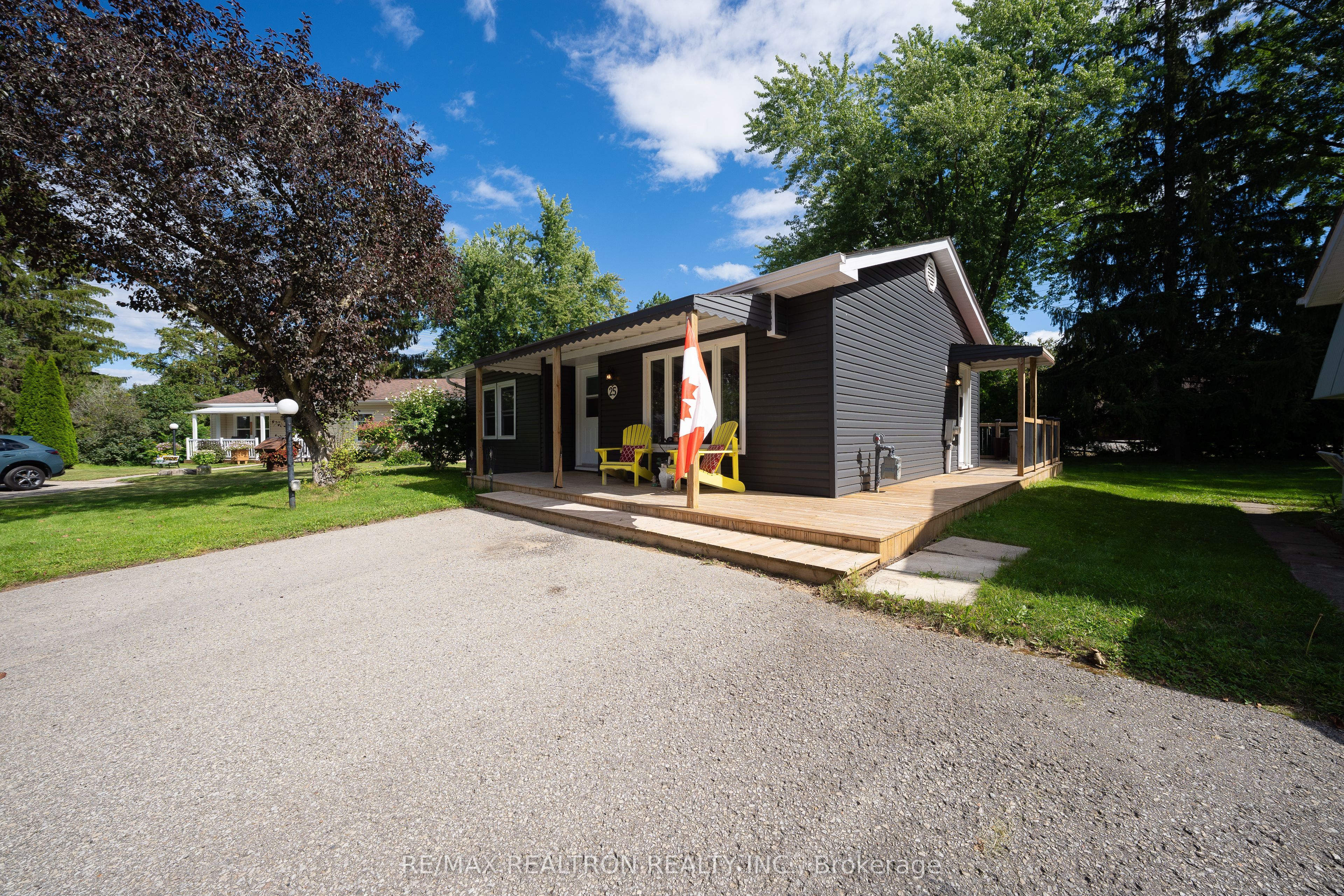 25 Cherrywood Lane, Innisfil, ON L9S 1M6 photo 2