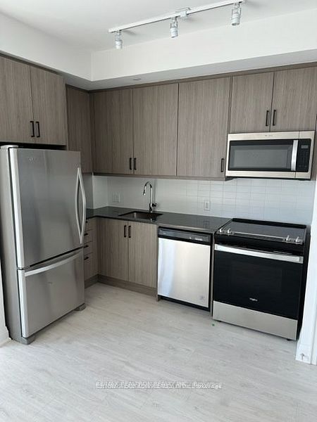 10 Gatineau Drive 703W, Vaughan, ON L4J 0L2 photo 5