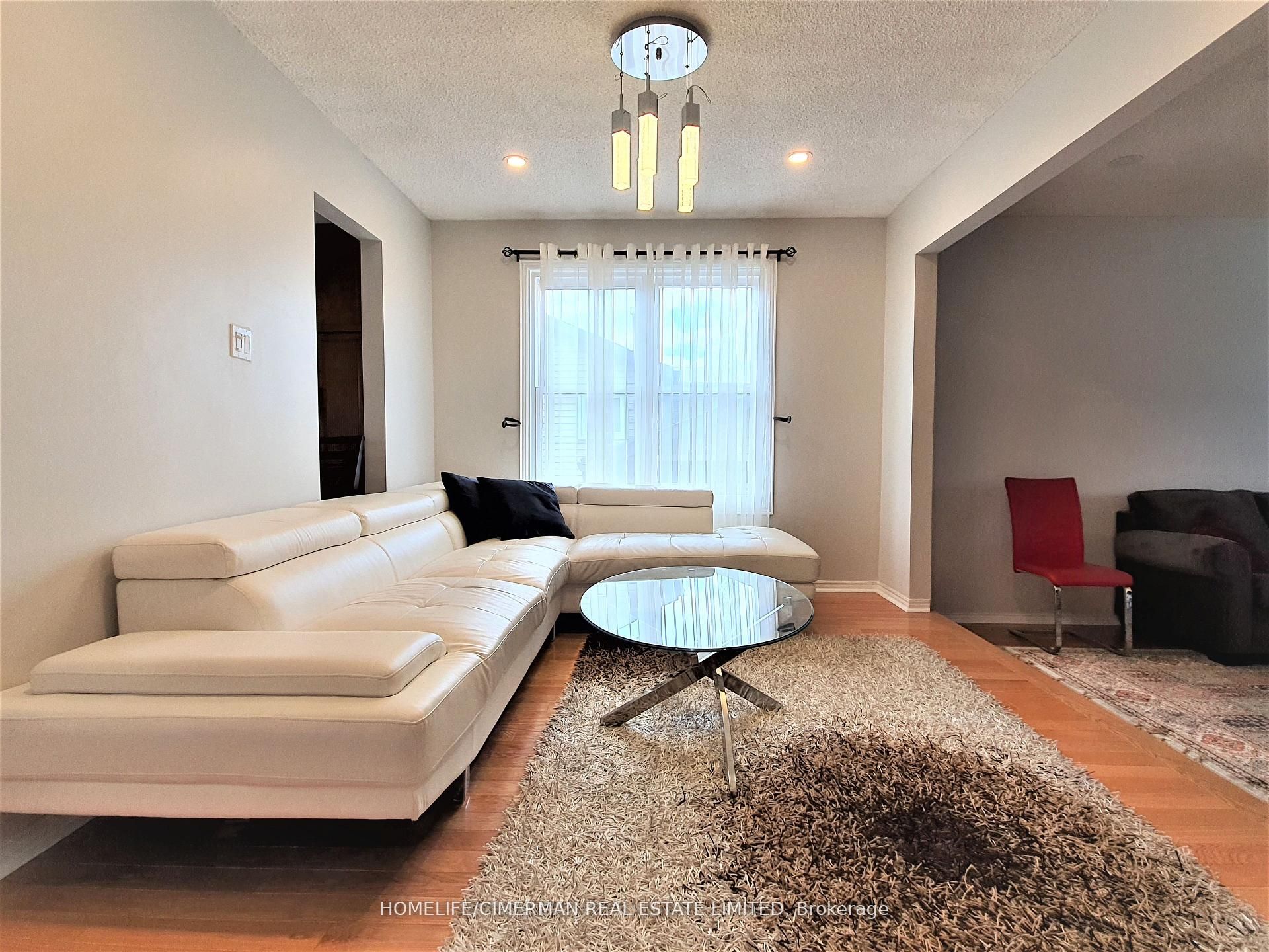 312 Harewood Boulevard UPPER, Newmarket, ON L3Y 6R3 photo 4