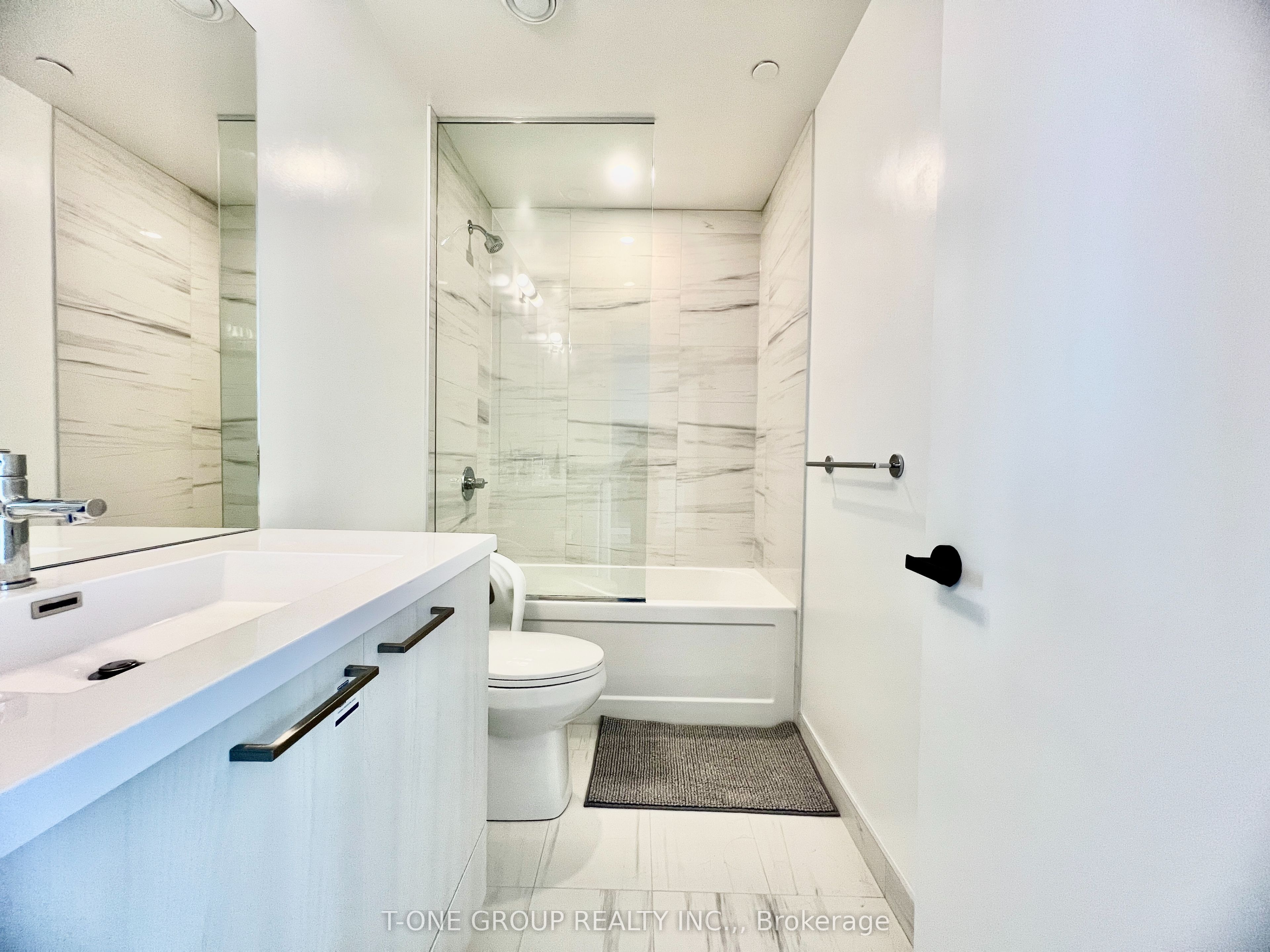 225 Commerce Street 5203, Vaughan, ON L4K 0P9 photo 3