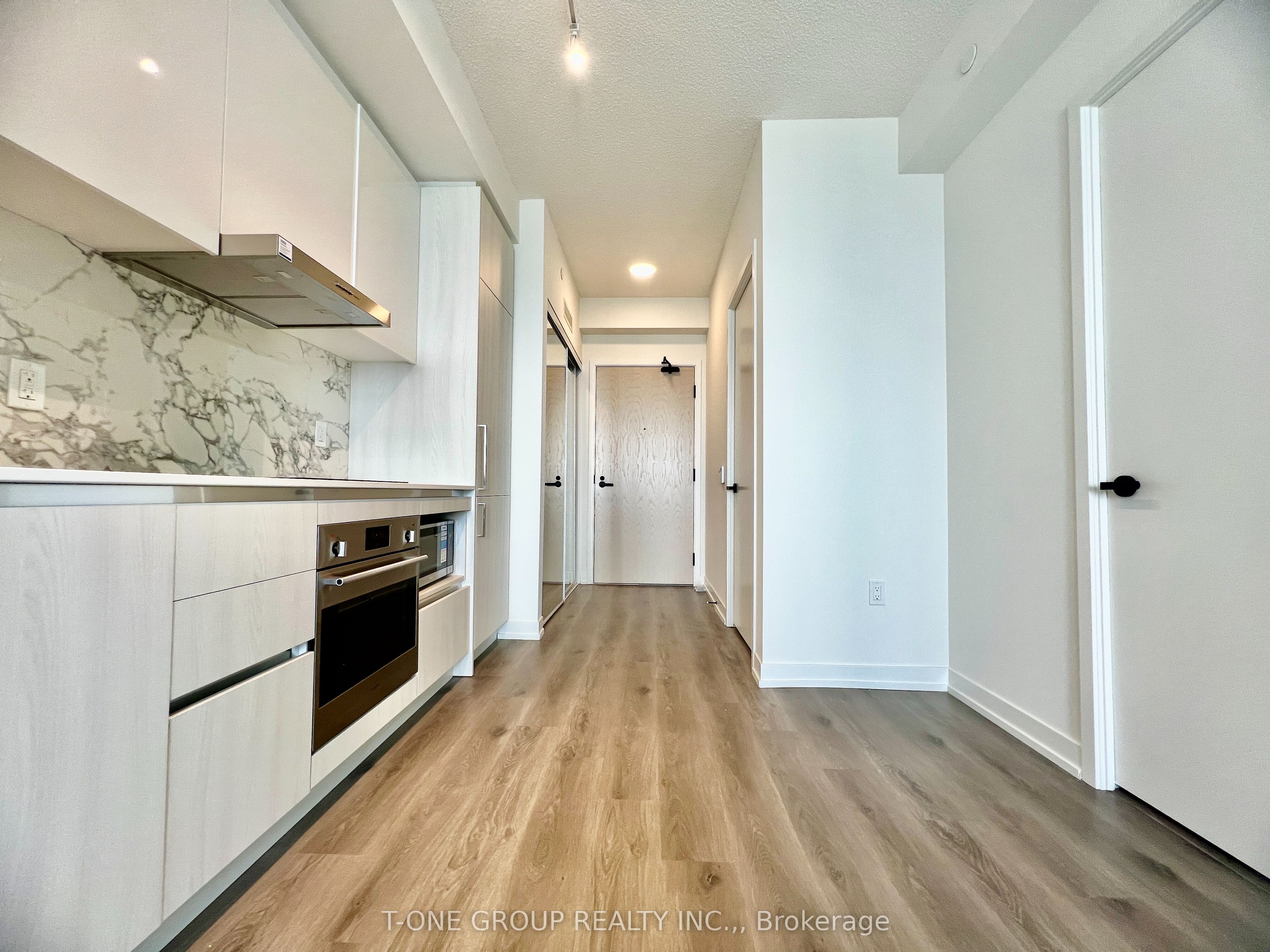 225 Commerce Street 5203, Vaughan, ON L4K 0P9 photo 4