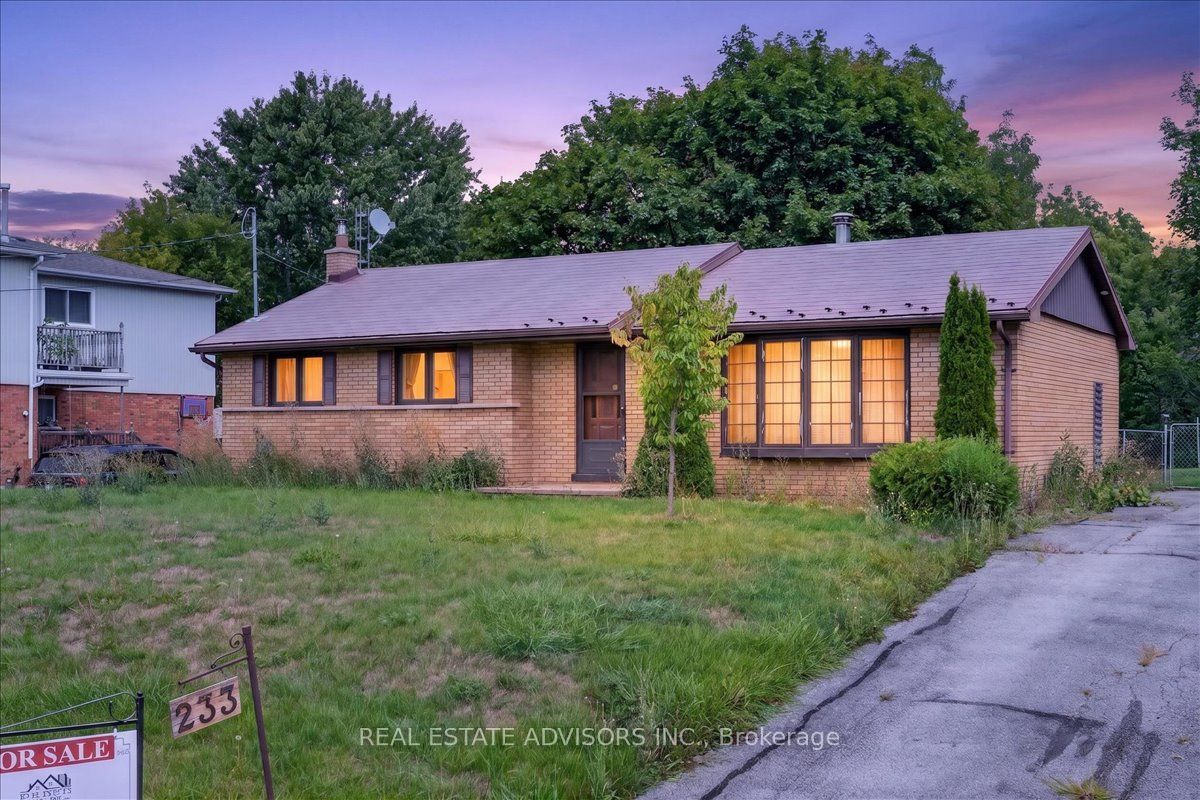 233 East Street, East Gwillimbury, ON L9N 1K8