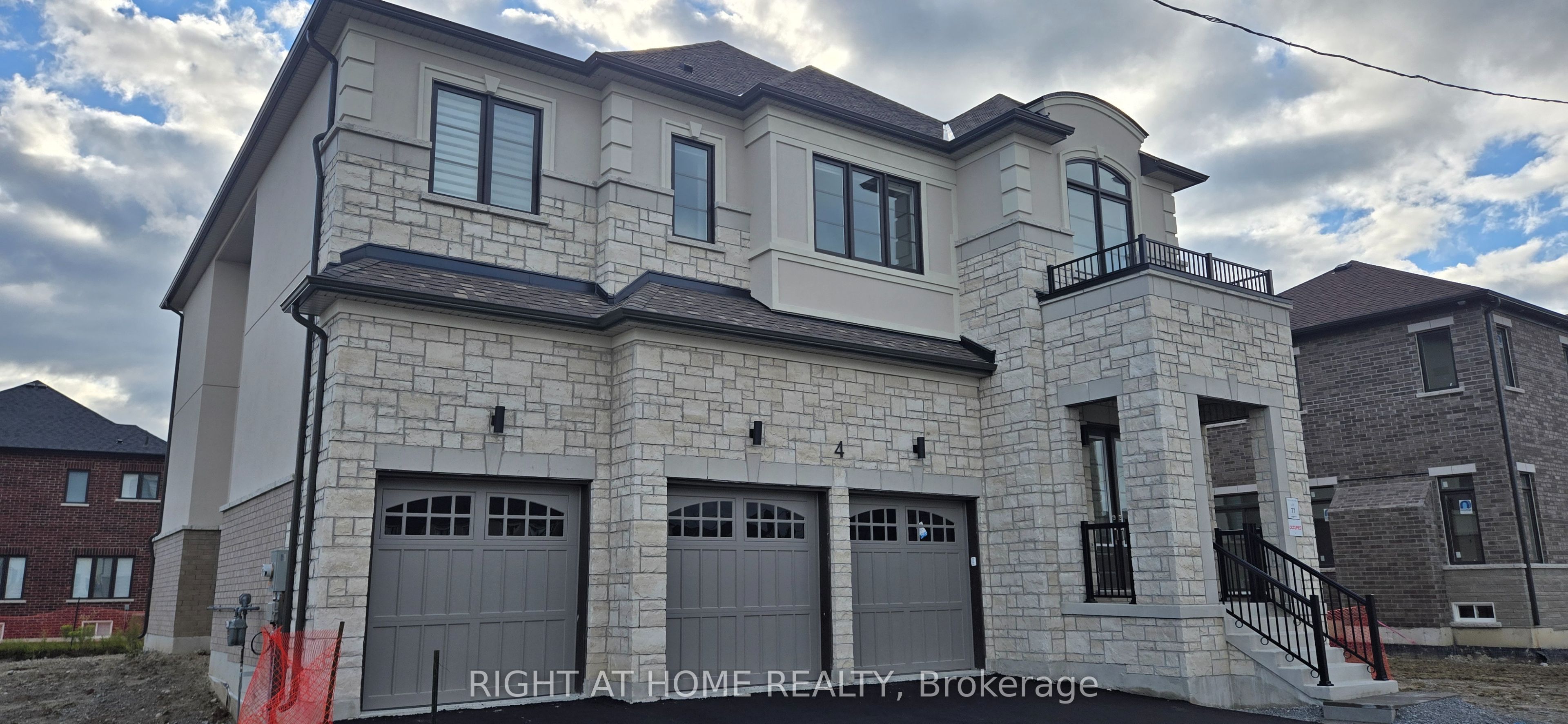 4 Max Bulmer Court, Georgina, ON L3X 3J9