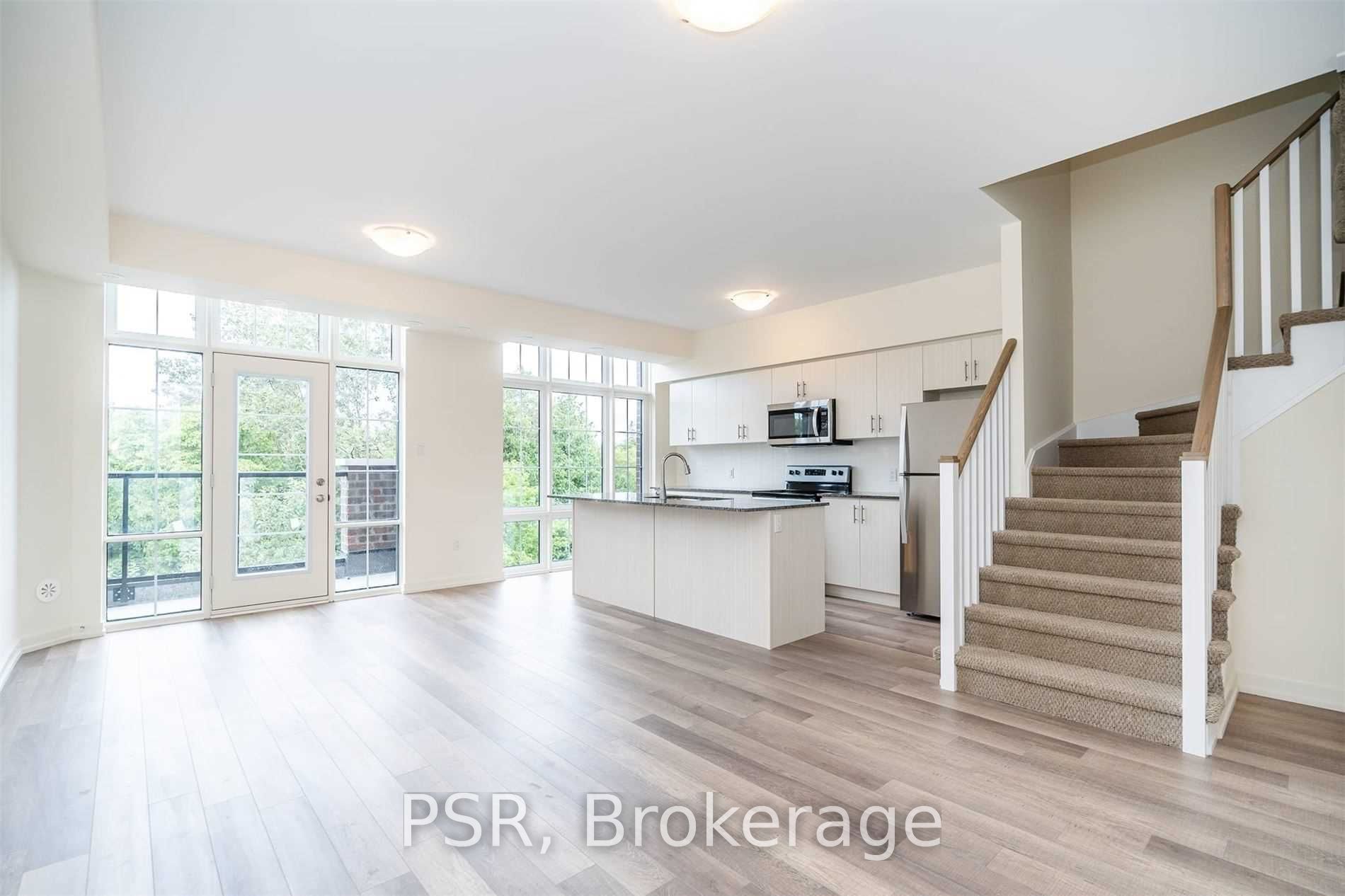 18 Whitaker Way 449, Whitchurch-Stouffville, ON L4A 4T4 photo 3