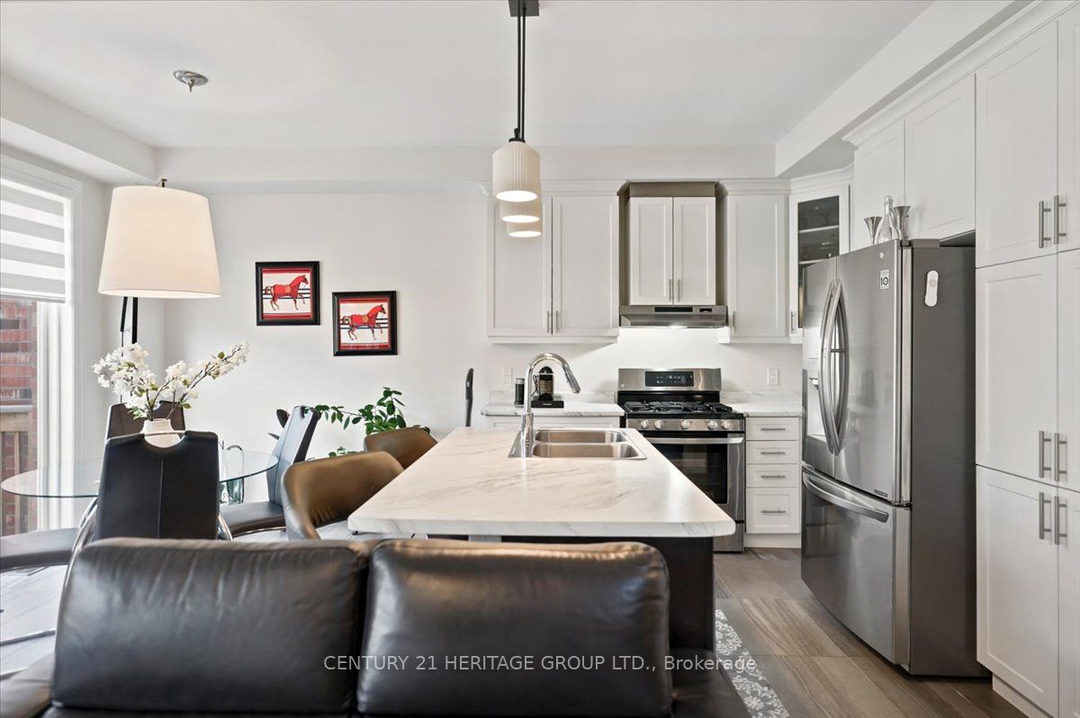 100 Mondial Crescent E, East Gwillimbury, ON L9N 0S2 photo 5