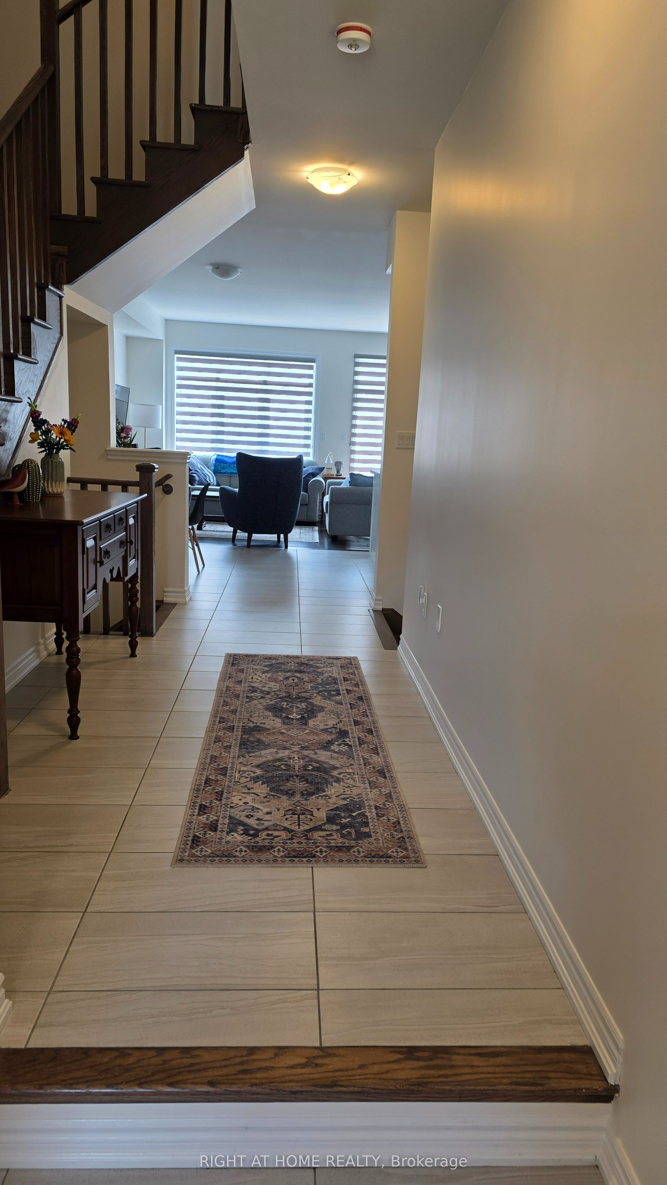 2257 Grainger Loop, Innisfil, ON L9S 0N1 photo 4
