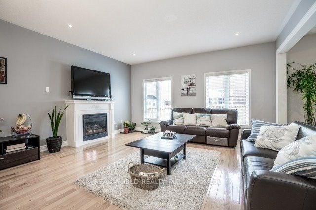 66 Carnoustie Crescent, Richmond Hill, ON L4E 0A1 photo 4