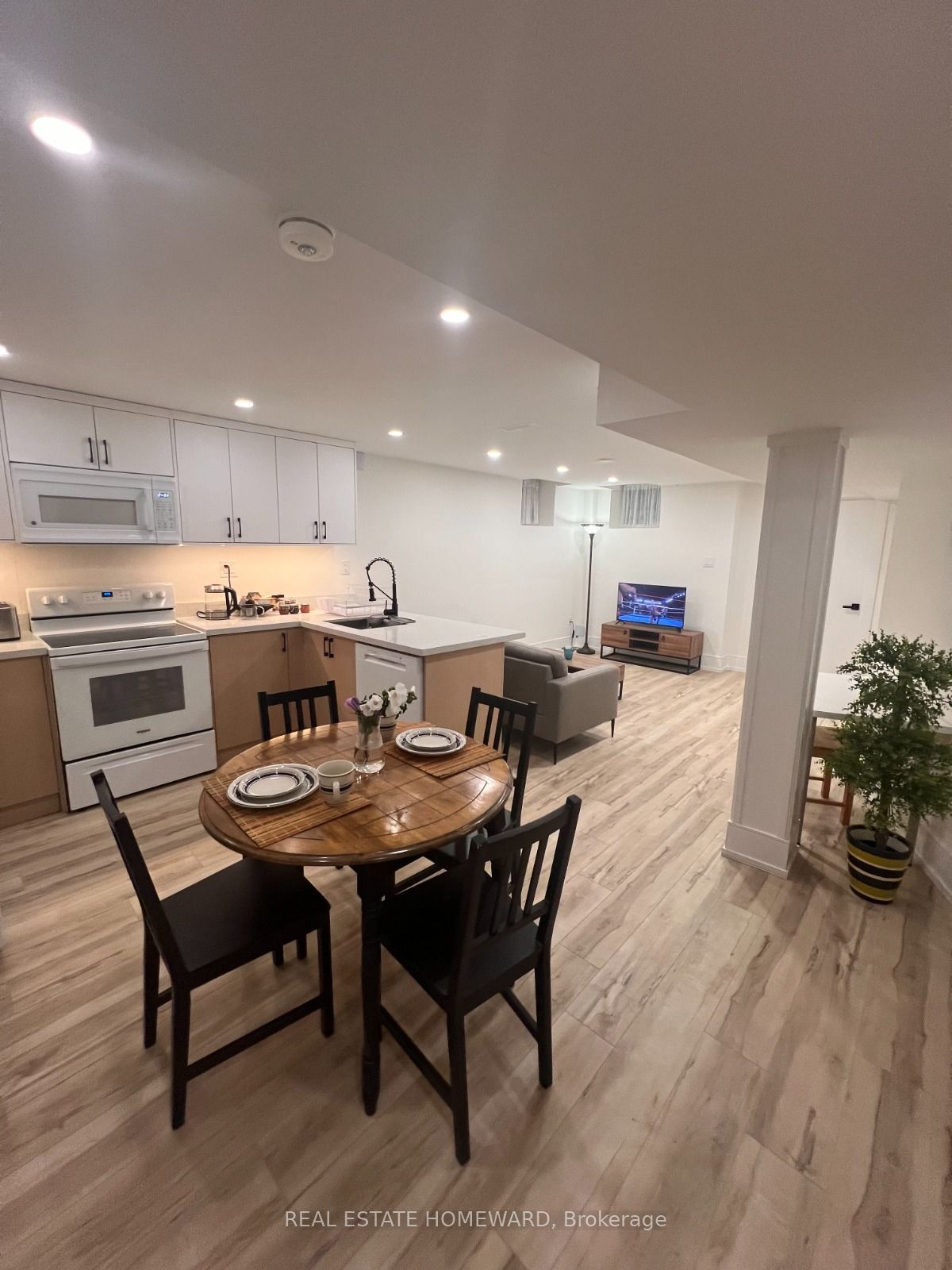 11 Whitefaulds Road Lower, Vaughan, ON L6A 2K1 photo 2