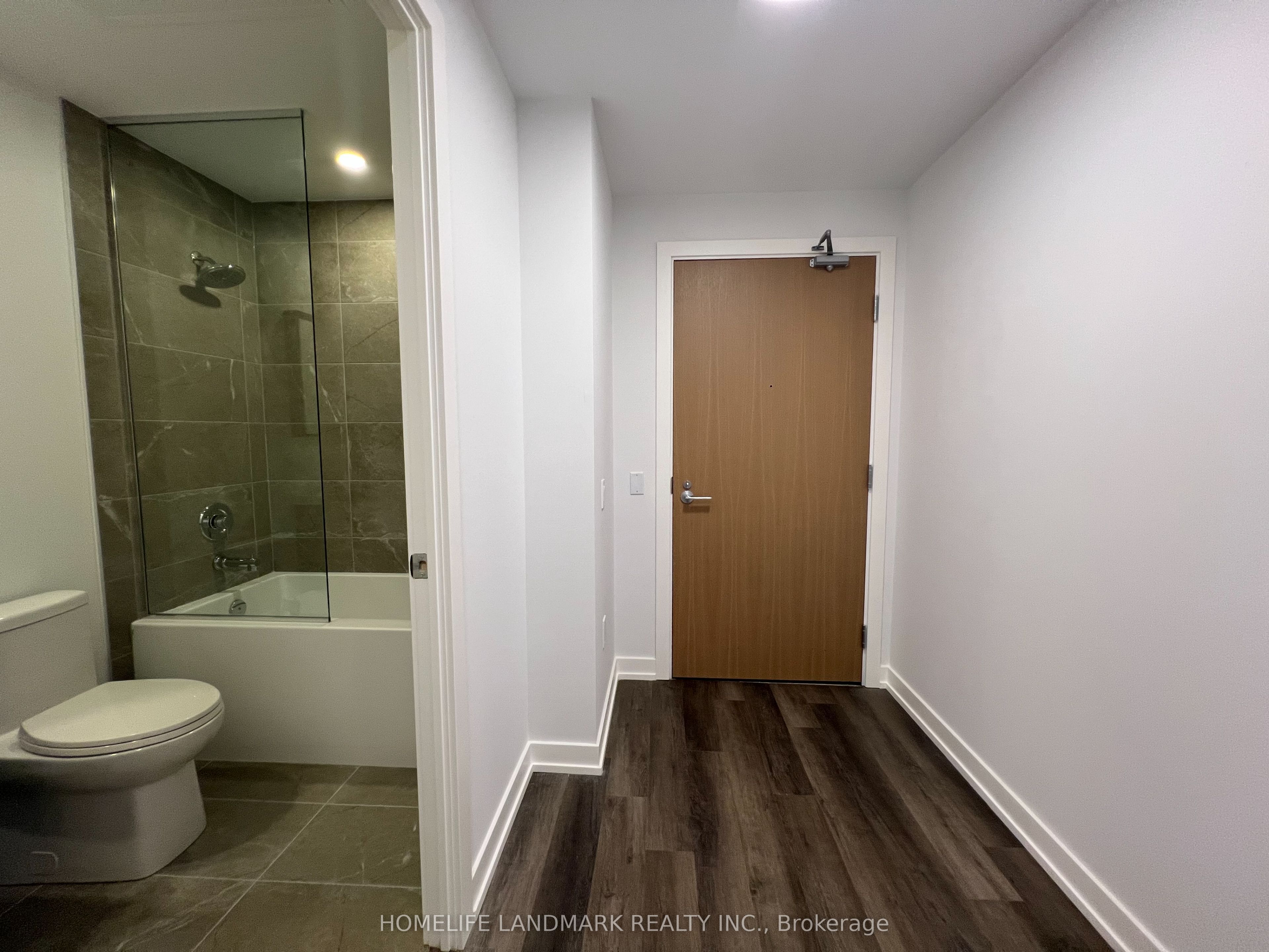 5 Meadowdale Road 1303, Vaughan, ON L4K 0C7 photo 3