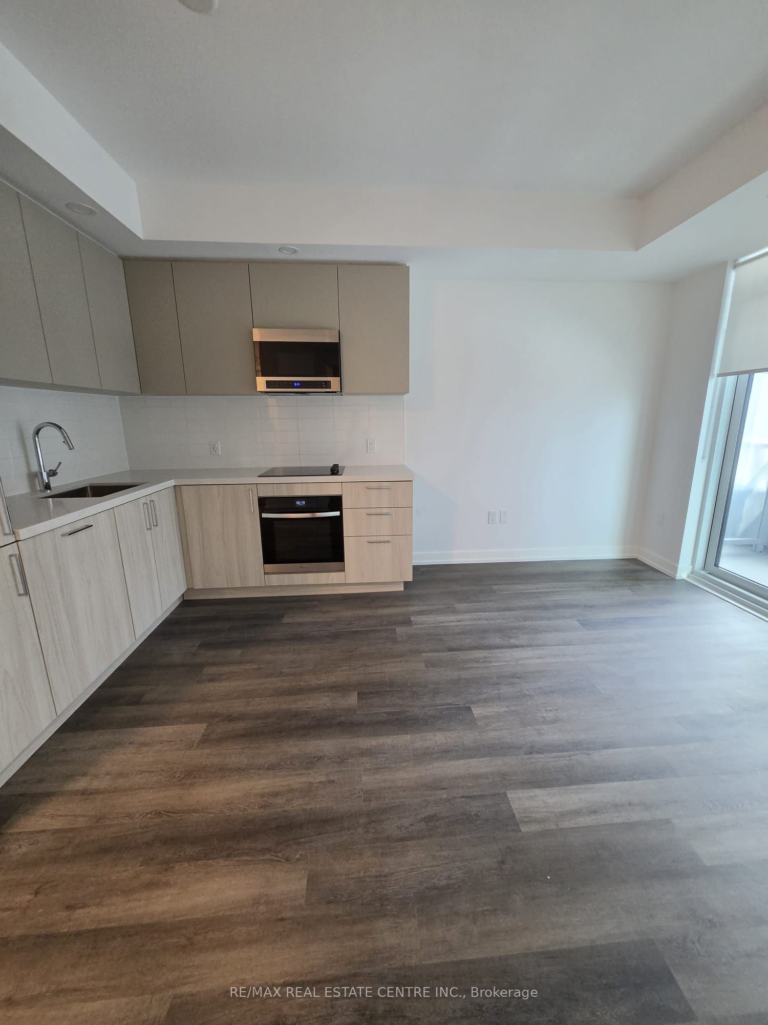 21 Meadowdale Road 507, Vaughan, ON L4K 0H6 photo 2