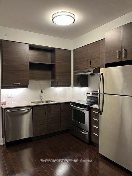 8228 Birchmount Road 730, Markham, ON L3R 1A6 photo 2