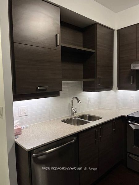 8228 Birchmount Road 730, Markham, ON L3R 1A6 photo 4