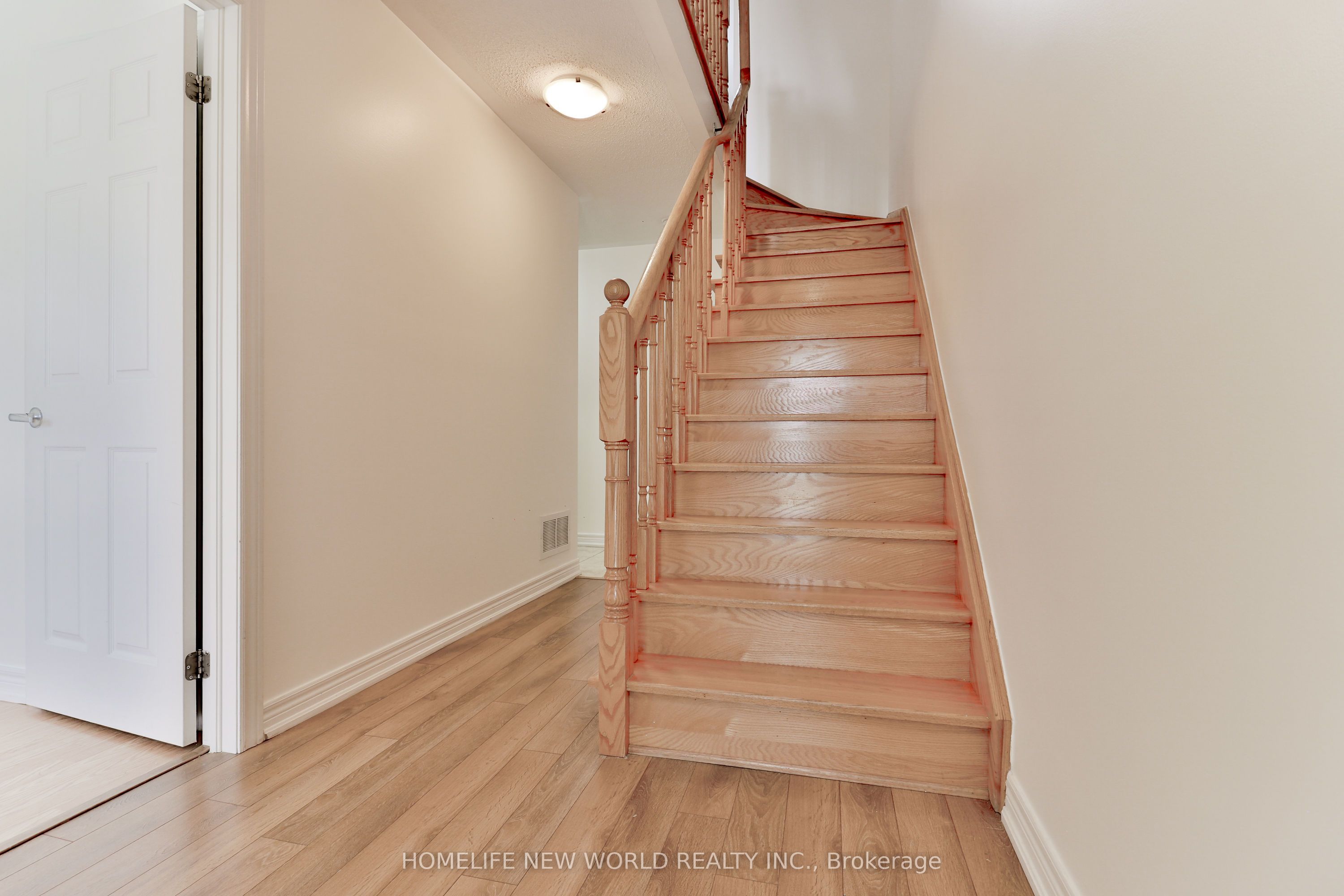 10004 McCowan Road, Markham, ON L6C 0N3 photo 2