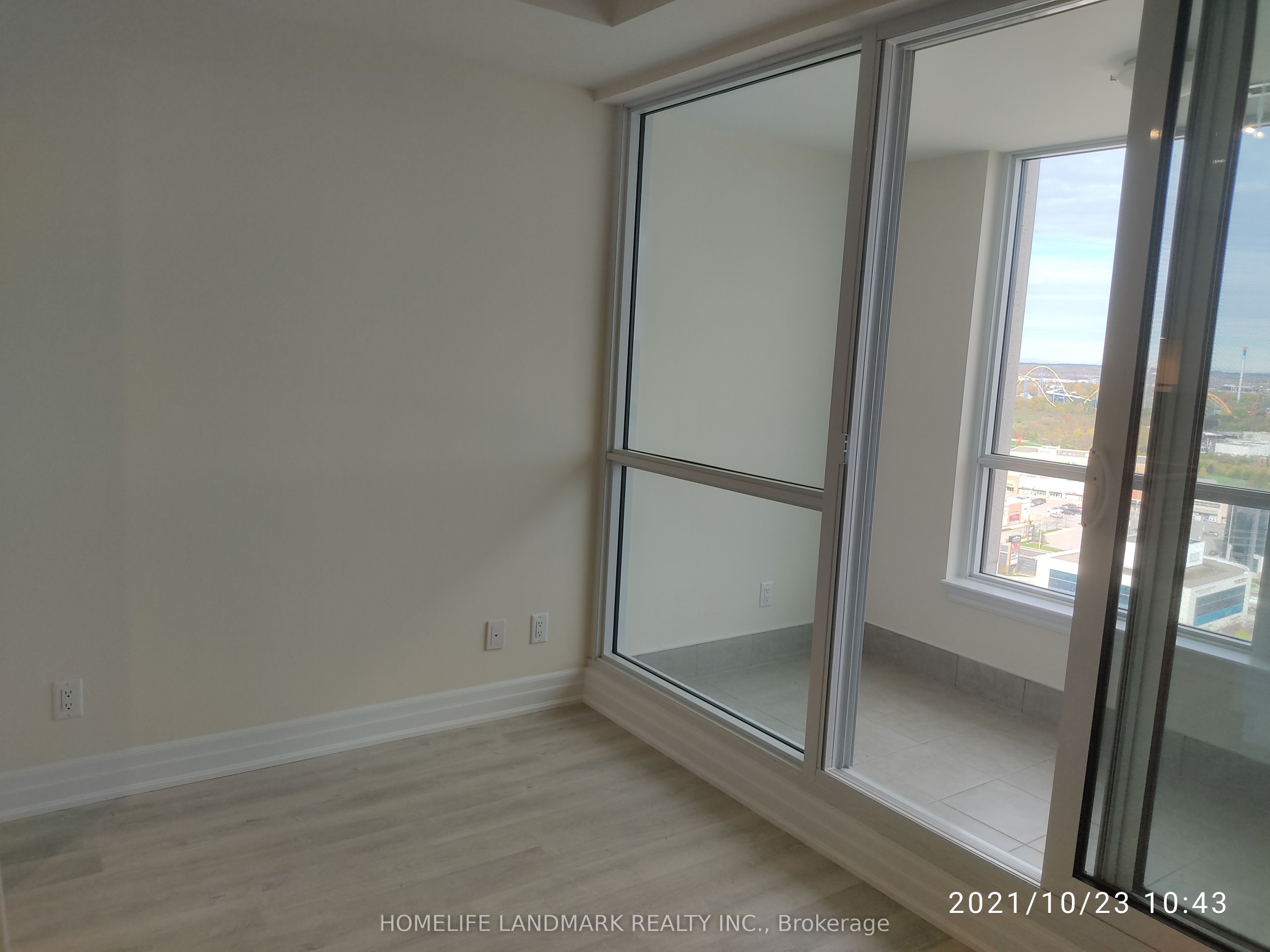 9085 Jane Street 2001, Vaughan, ON L4K 0L8 photo 5