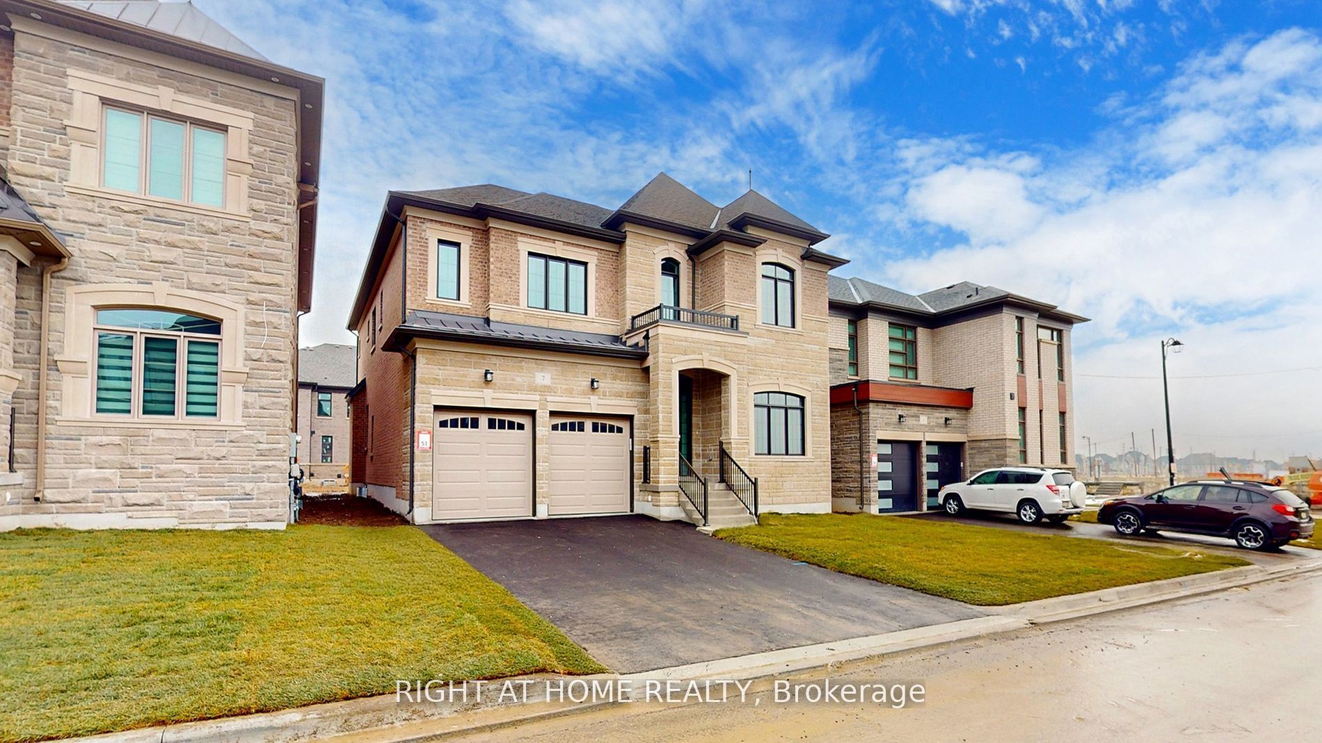 7 Adario Crescent, Vaughan, ON L3L 0G3 photo 2