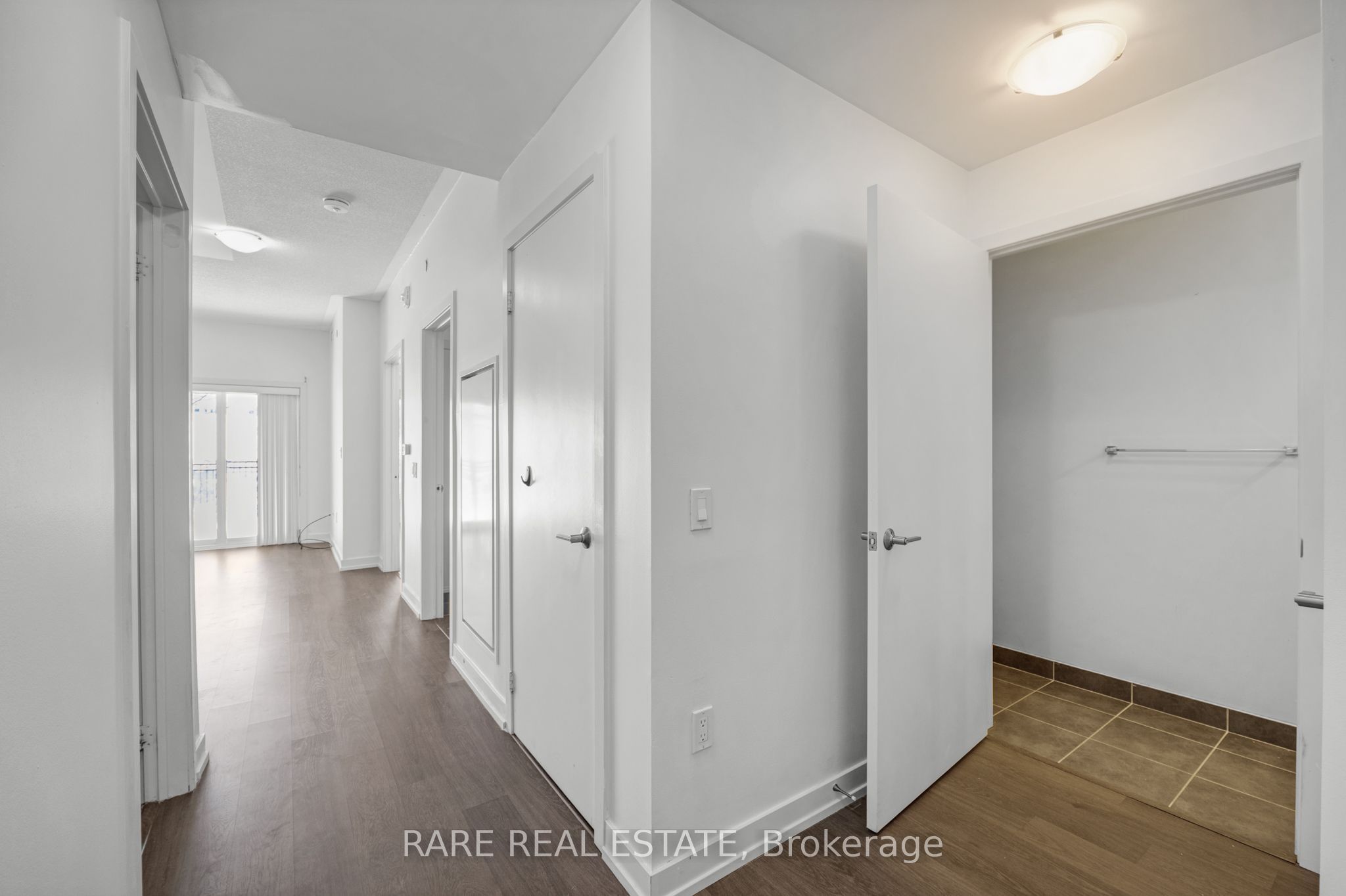 555 William Graham Drive 115, Aurora, ON L4G 7C4 photo 2