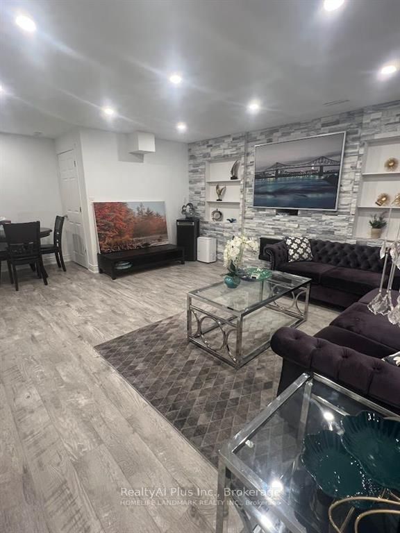 80 Batchford Crescent Bsmt, Markham, ON L6B 0C2 photo 5