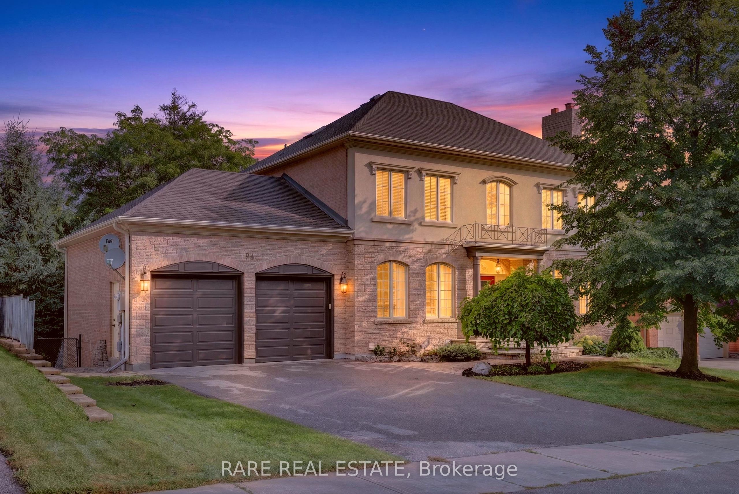 92 Willis Drive, Aurora, ON L4G 7M4