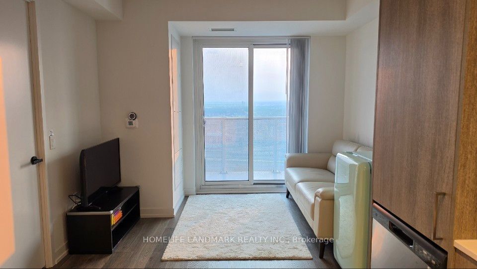 195 Commerce Street 4007, Vaughan, ON L4K 0P9 photo 3