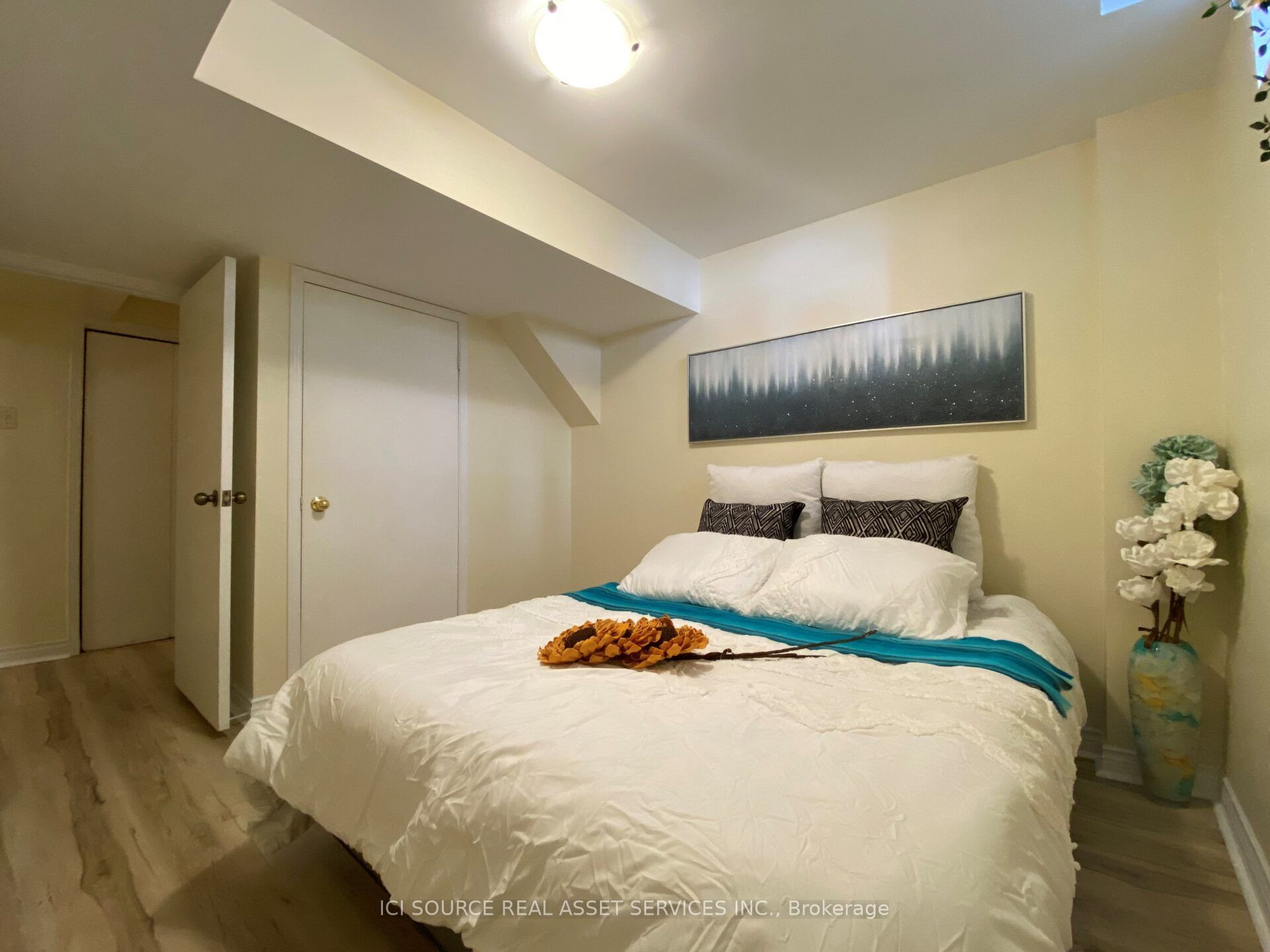 111 Tall Grass Trail Lower, Vaughan, ON L4L 3J3 photo 5