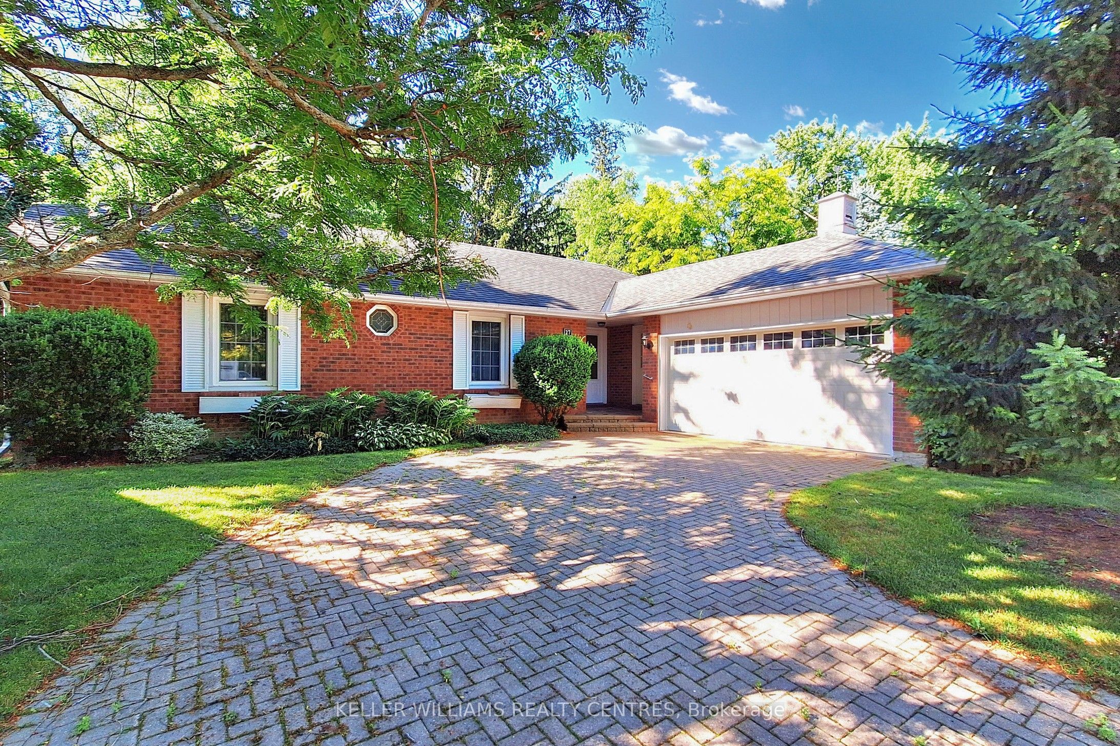 27 Hawthorne Lane, Aurora, ON L4G 3K8 photo 2
