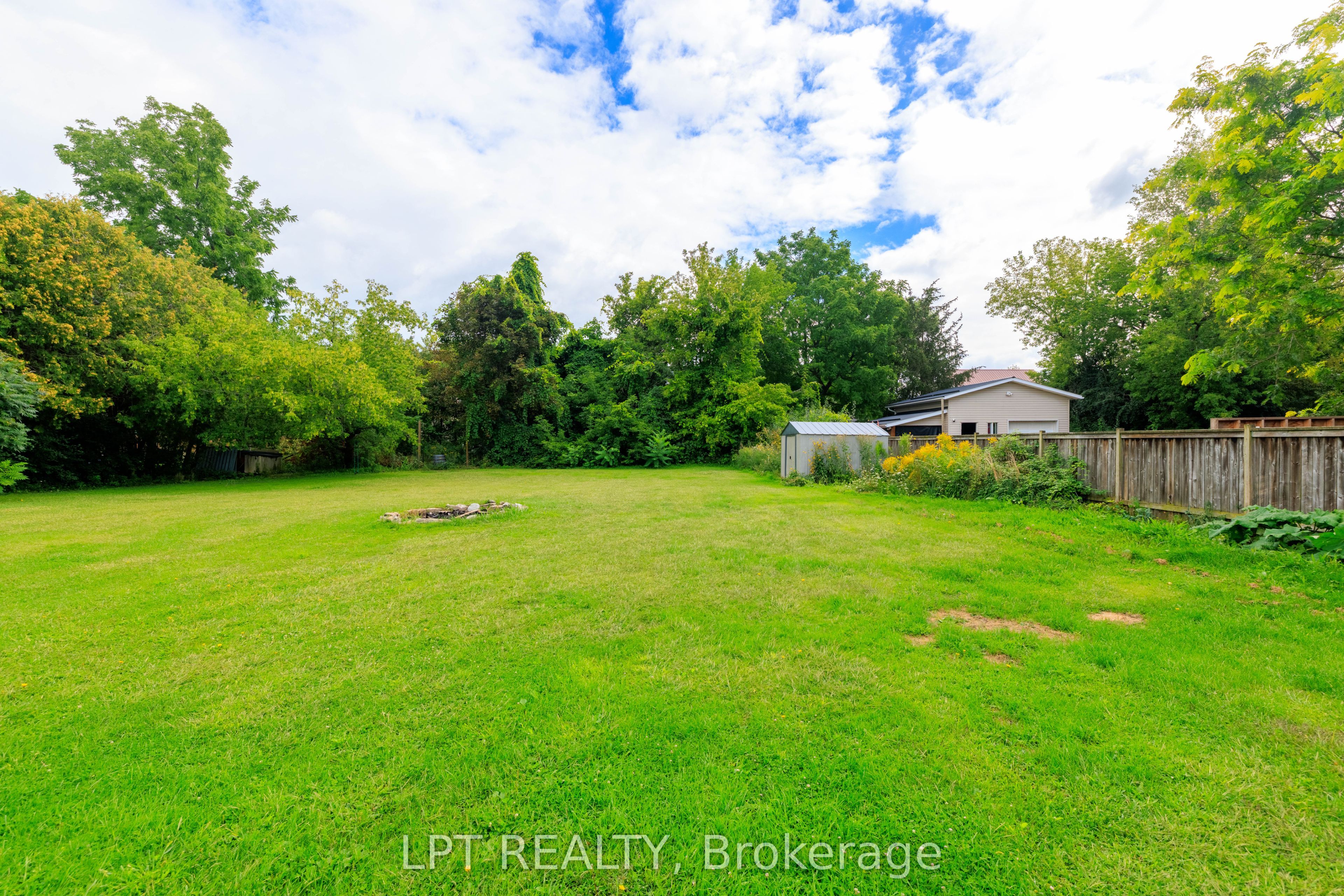 837 Montsell Avenue, Georgina, ON L0E 1S0 photo 4