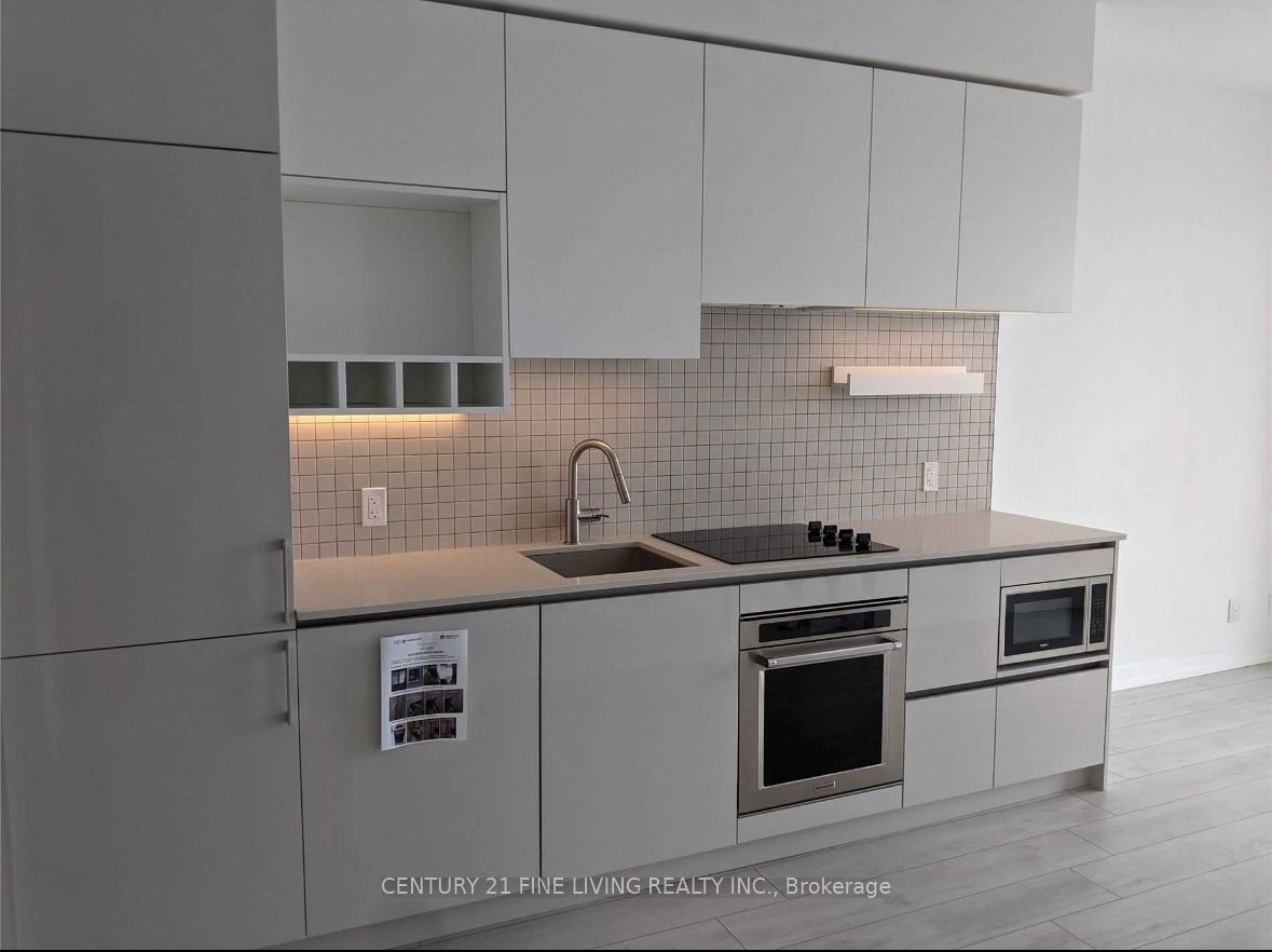 950 Portage Parkway 5107, Vaughan, ON L4K 0J7 photo 5