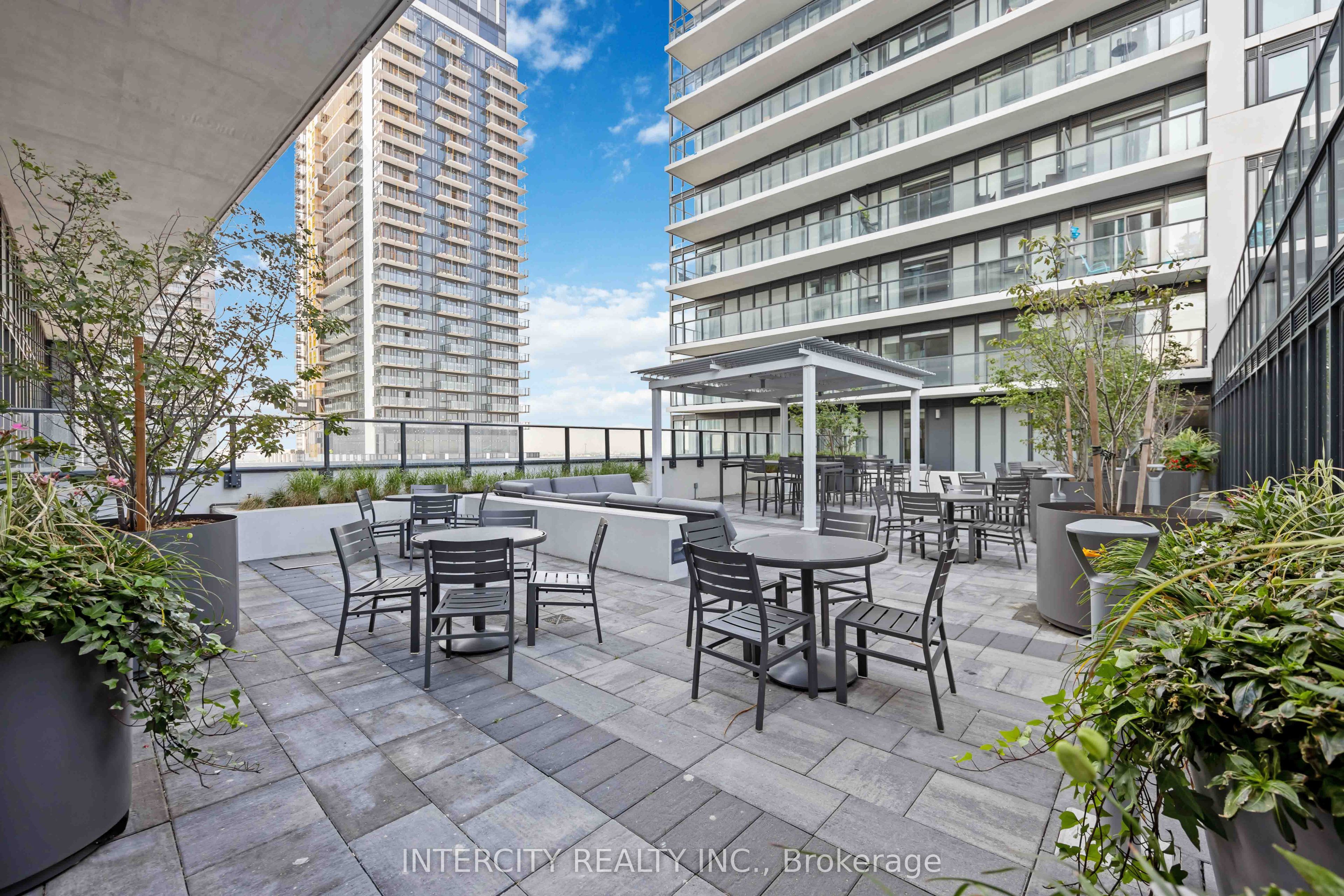 9000 Jane Street 523, Vaughan, ON L4K 2M9 photo 2