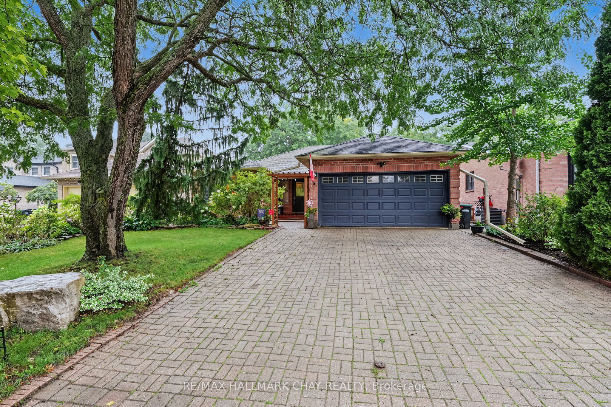 66 Hutchinson Drive, New Tecumseth, ON L9R 1M2 photo 2