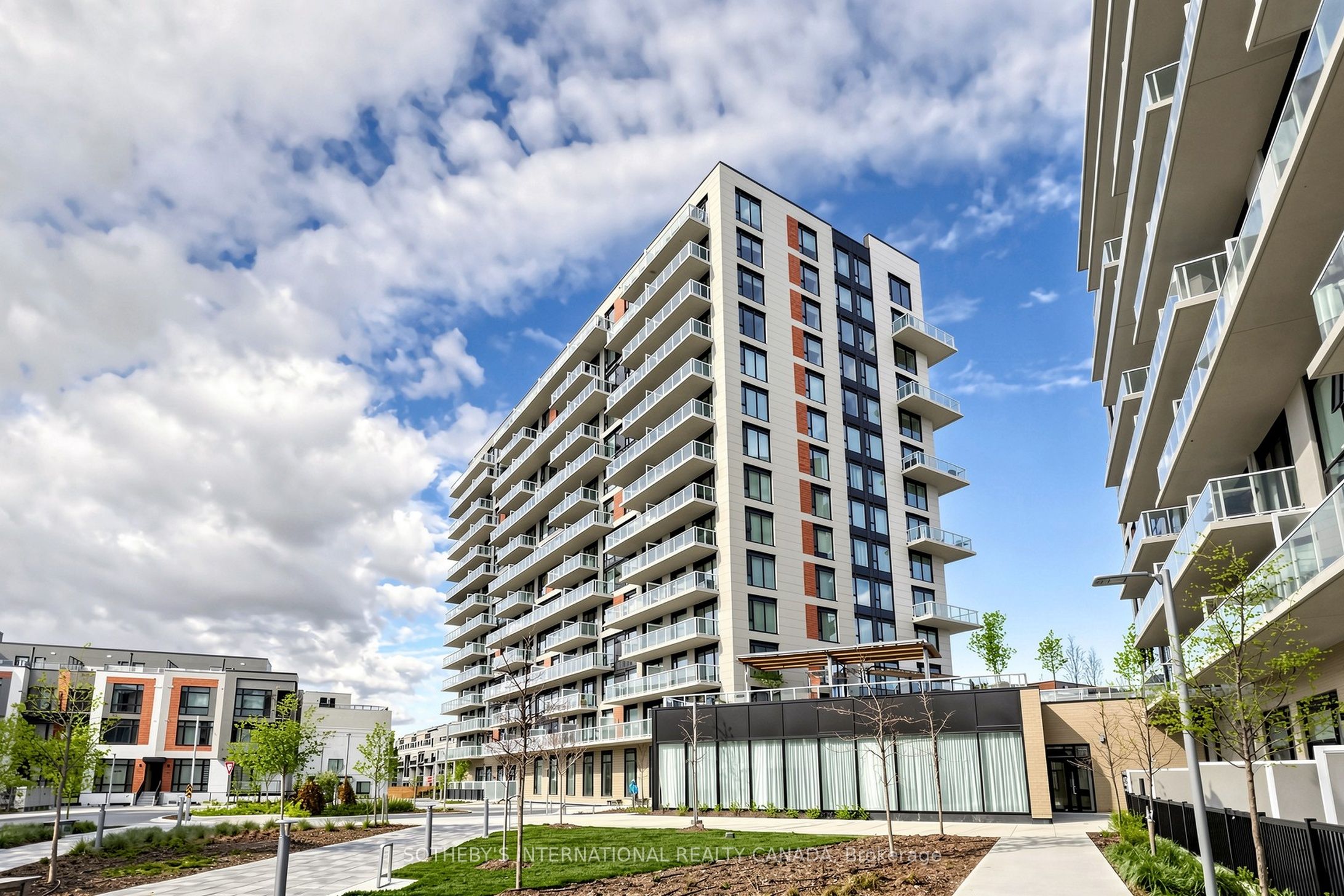 2 David Eyer Road 1223, Richmond Hill, ON L4S 0N6