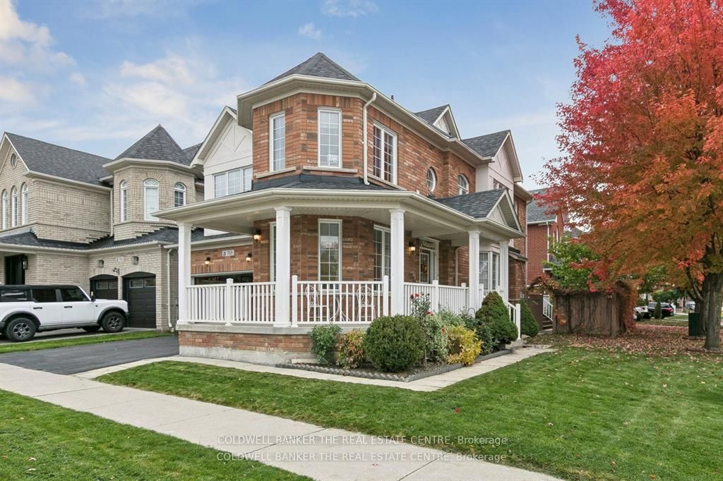 768 E Millard Street E, Whitchurch-Stouffville, ON L4A 0B5 photo 2