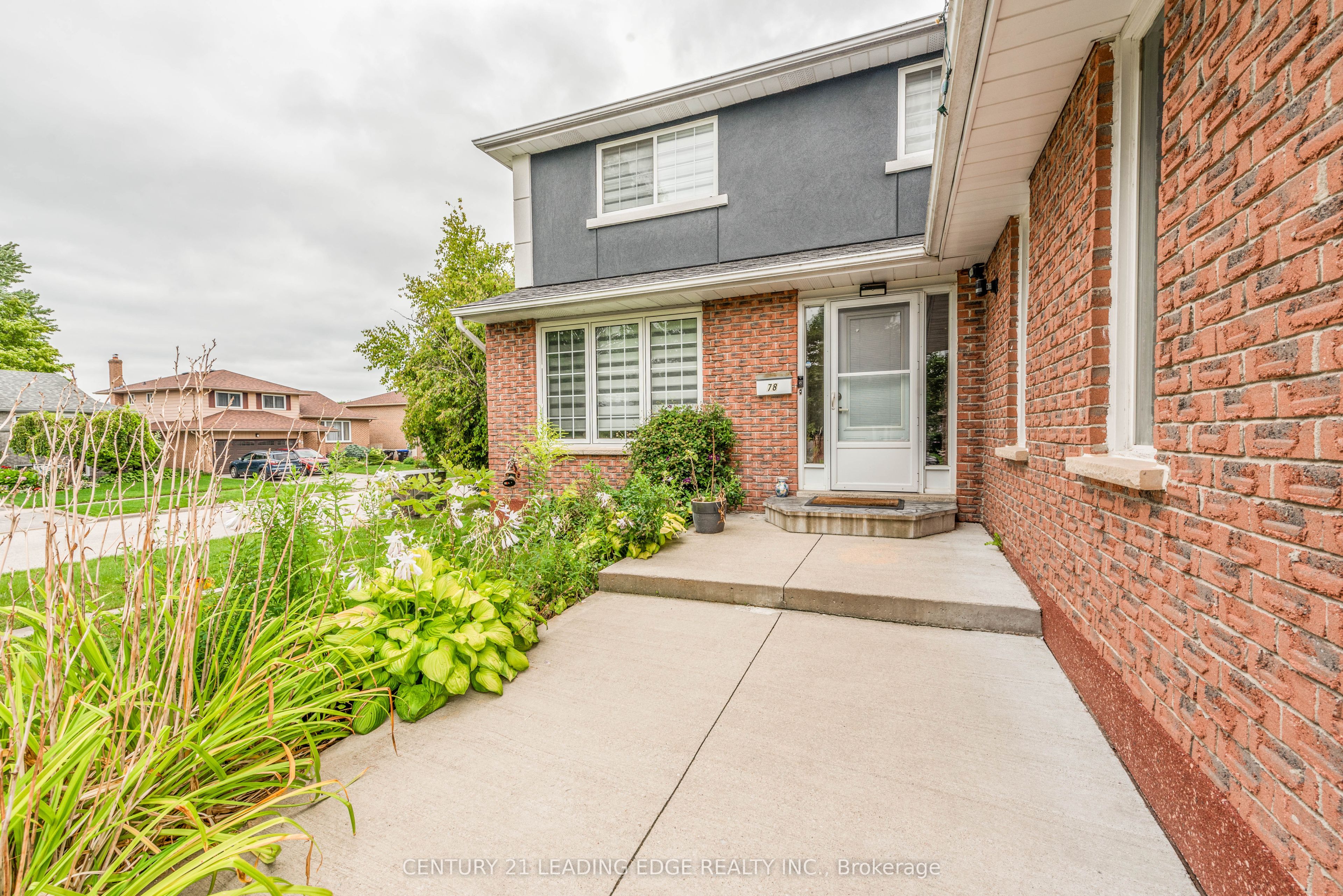 78 Crown Crescent, Bradford West Gwillimbury, ON L3Z 2M1 photo 3