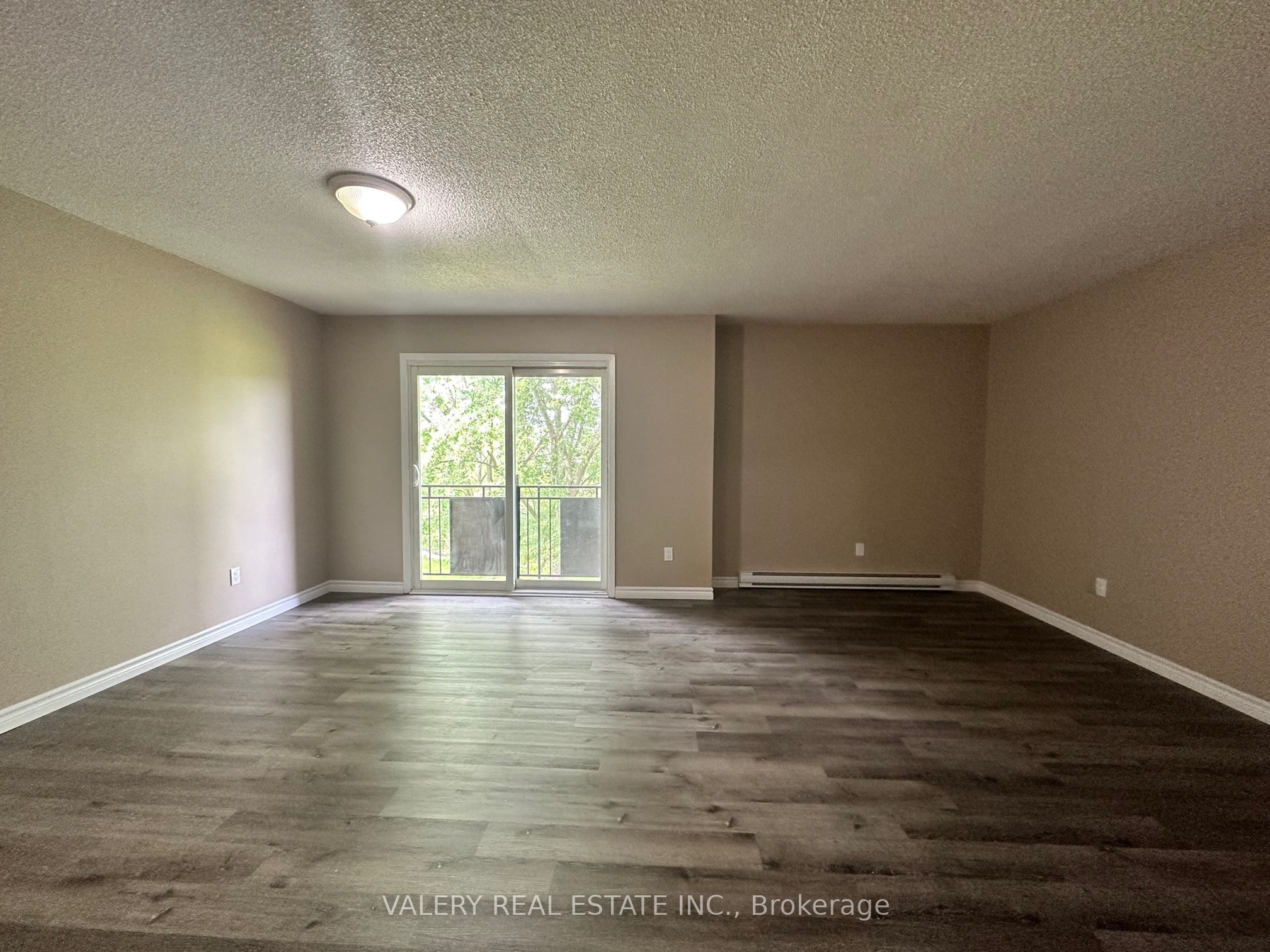 1 Lowndes Avenue 7, Georgina, ON L4P 3J7 photo 3